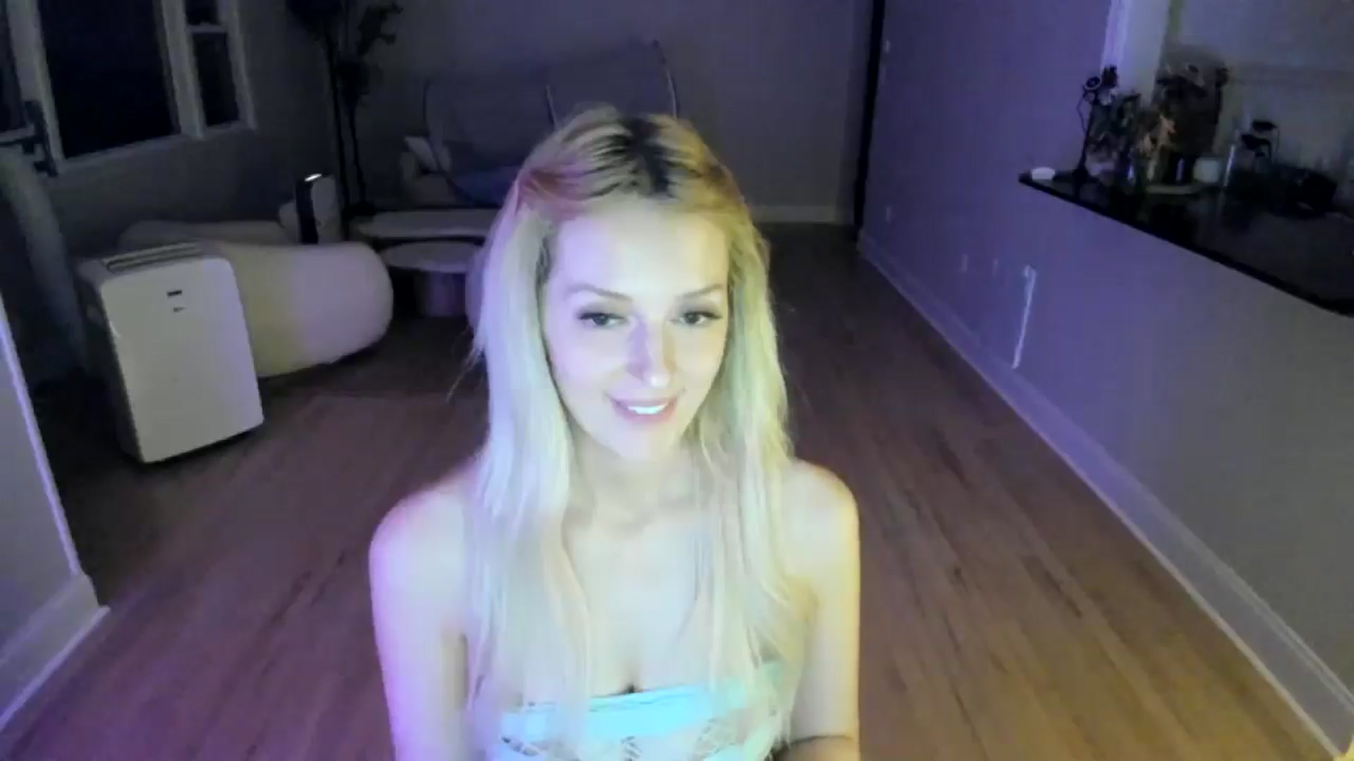 Gallery image thumbnail from Milk_Party's myfreecams stream on, 07/01/2025, 06:37 image 16 of 20