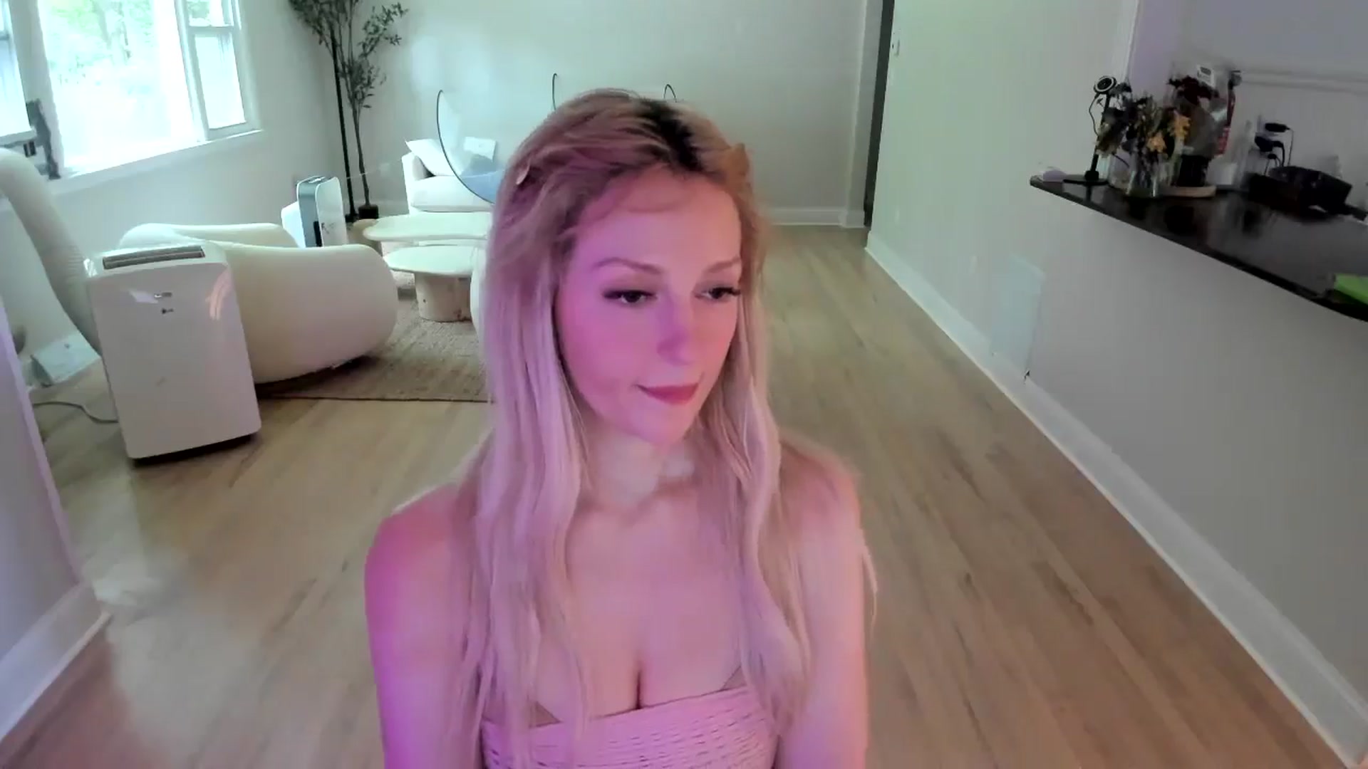 Gallery image thumbnail from Milk_Party's myfreecams stream on, 07/02/2025, 15:58 image 19 of 20