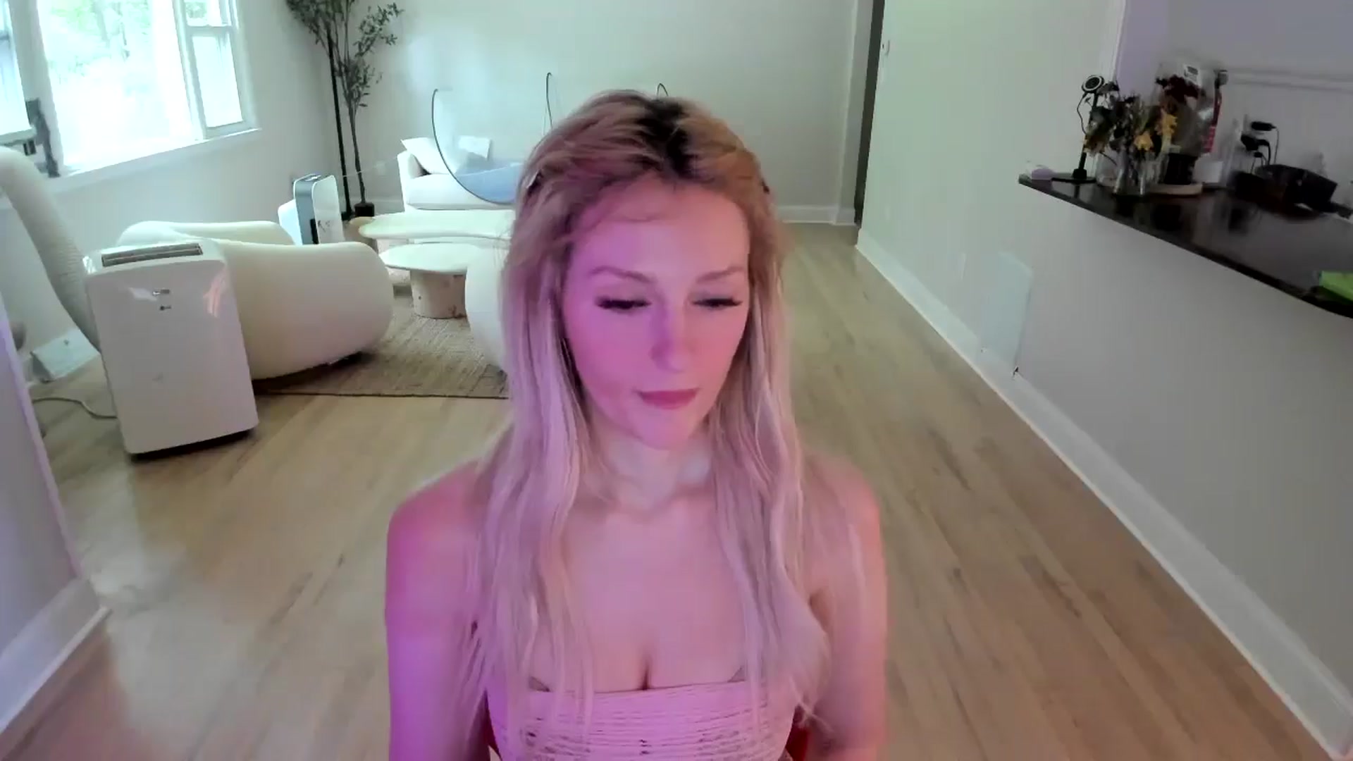 Gallery image thumbnail from Milk_Party's myfreecams stream on, 07/02/2025, 15:58 image 18 of 20