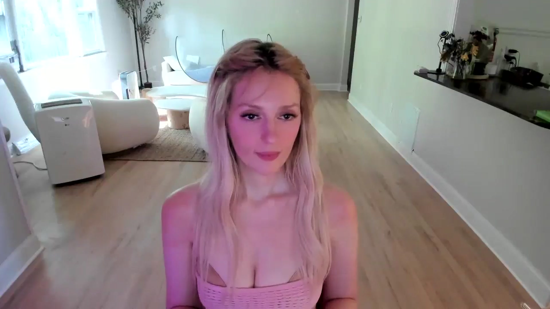 Gallery image thumbnail from Milk_Party's myfreecams stream on, 07/02/2025, 20:04 image 19 of 20