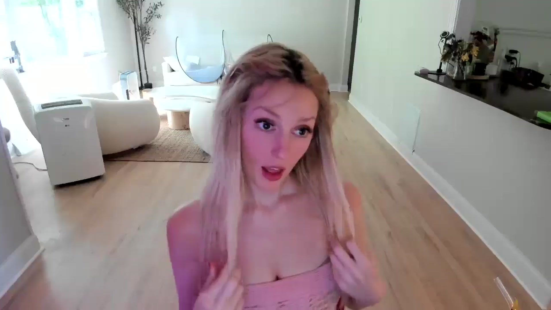 Gallery image thumbnail from Milk_Party's myfreecams stream on, 07/02/2025, 20:04 image 3 of 20