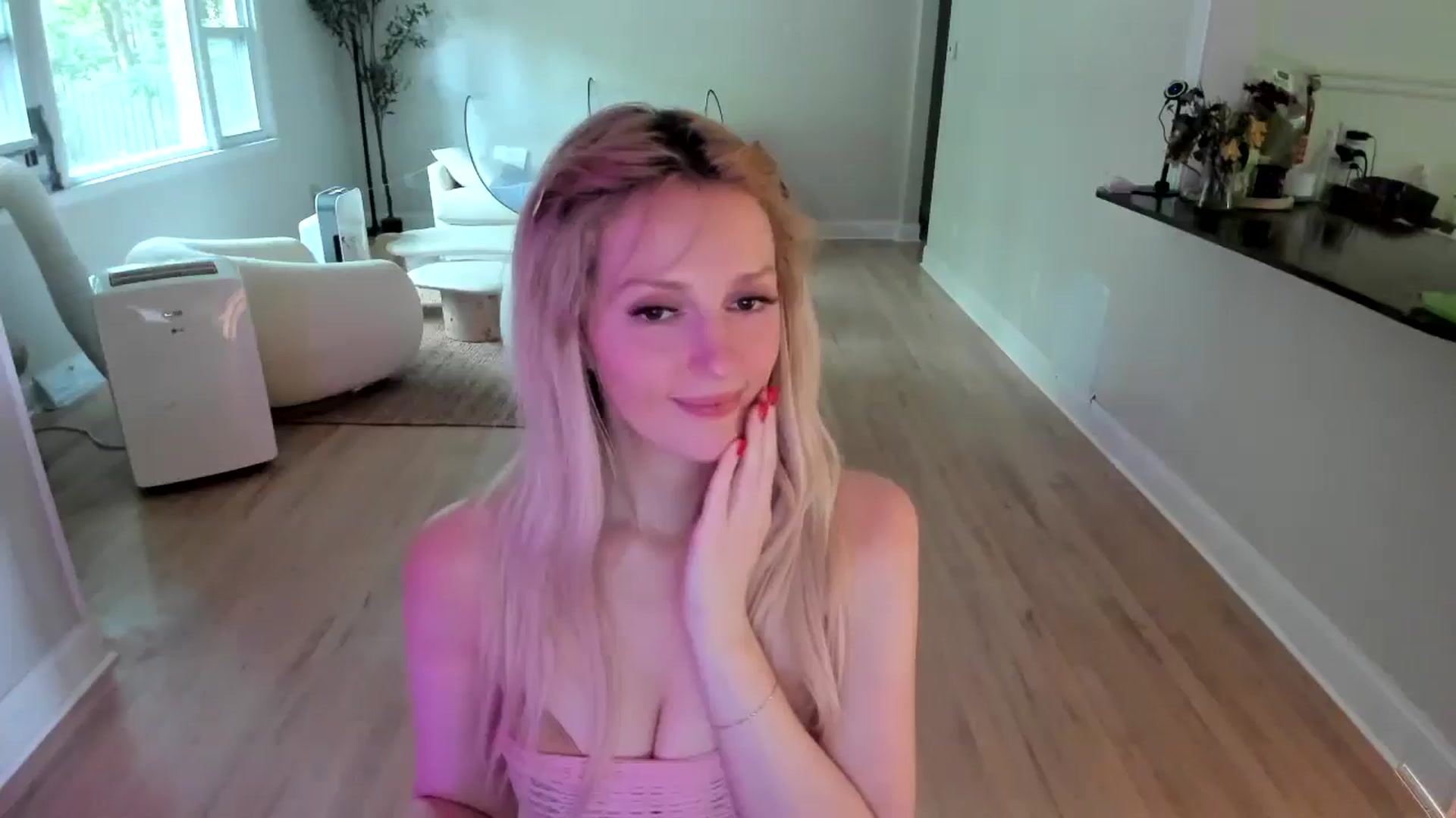 Gallery image thumbnail from Milk_Party's myfreecams stream on, 07/02/2025, 21:16 image 2 of 20