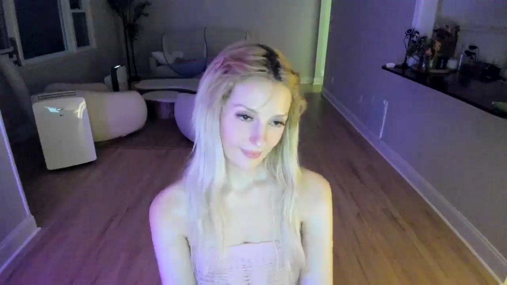 Gallery image thumbnail from Milk_Party's myfreecams stream on, 07/03/2025, 02:11 image 15 of 20
