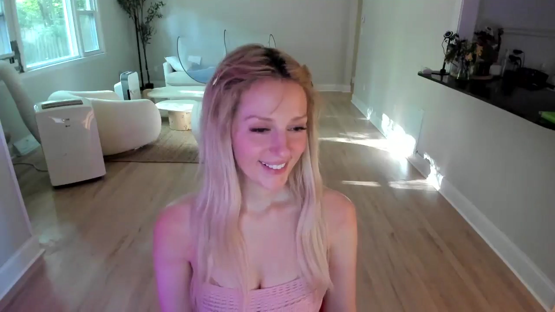 Gallery image thumbnail from Milk_Party's myfreecams stream on, 07/03/2025, 02:11 image 4 of 20