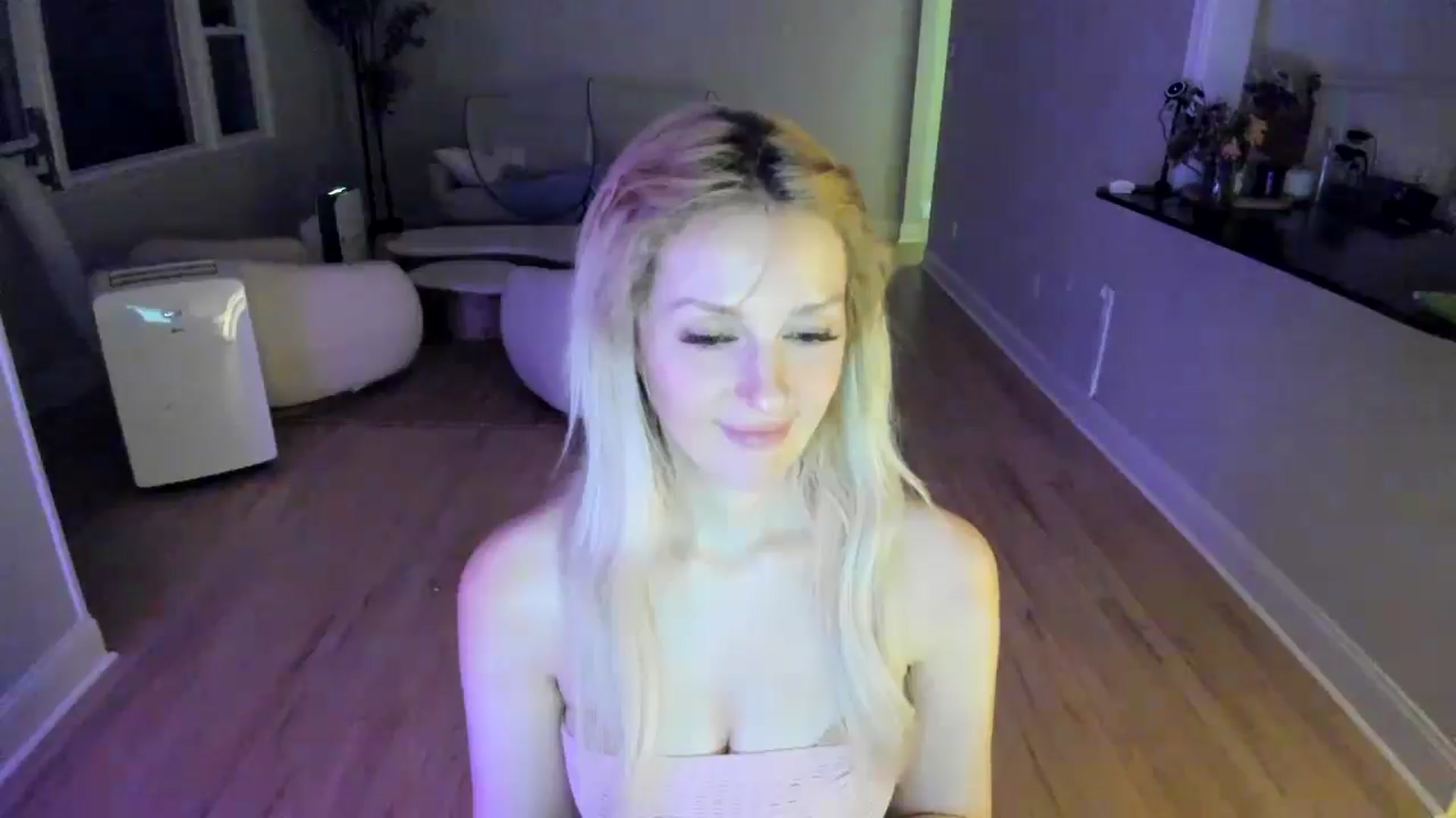 Gallery image thumbnail from Milk_Party's myfreecams stream on, 07/03/2025, 02:11 image 18 of 20