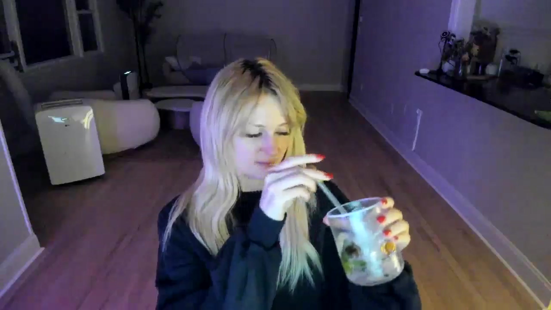 Gallery image thumbnail from Milk_Party's myfreecams stream on, 07/03/2025, 05:34 image 11 of 20
