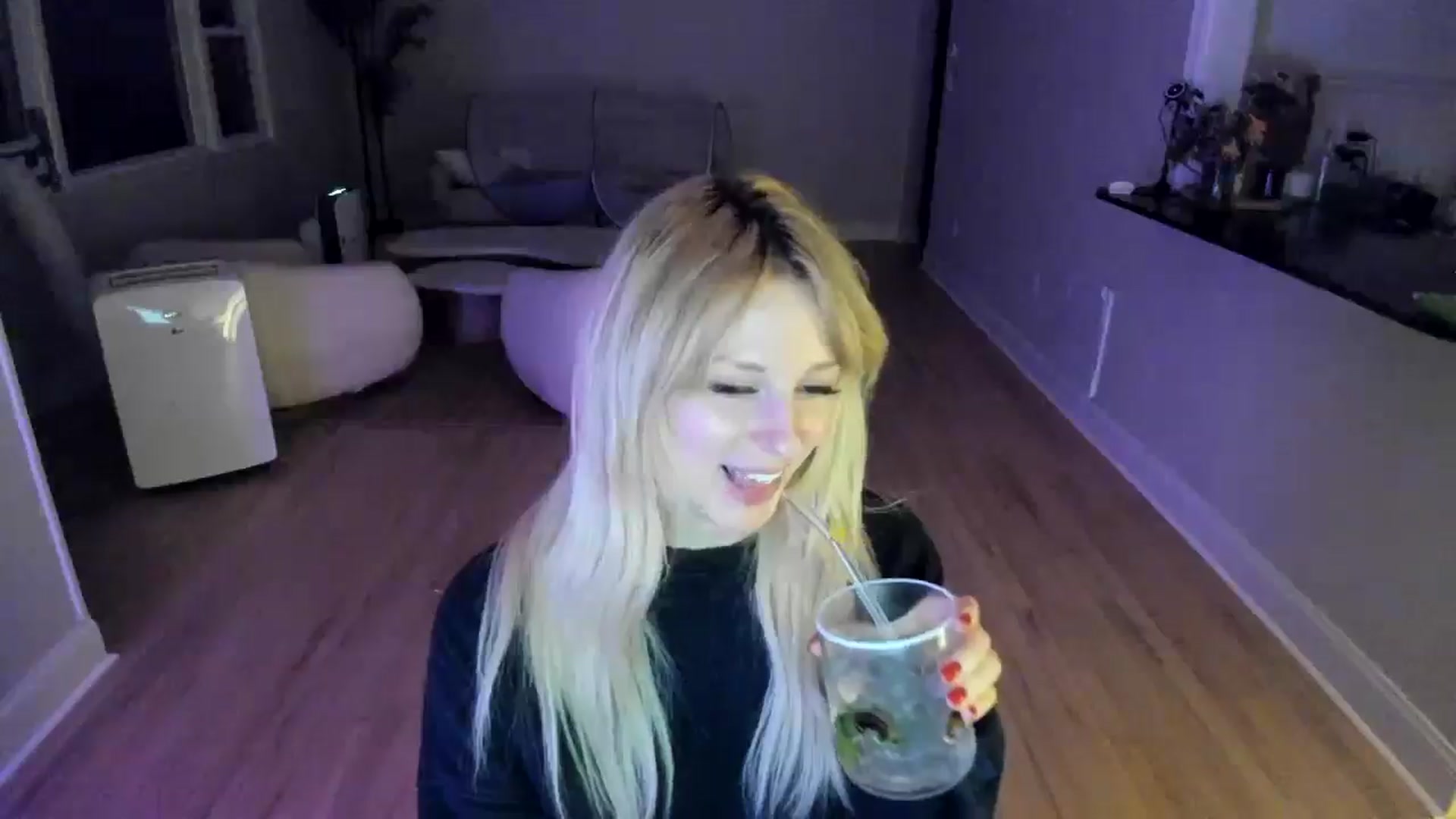 Gallery image thumbnail from Milk_Party's myfreecams stream on, 07/03/2025, 05:34 image 10 of 20