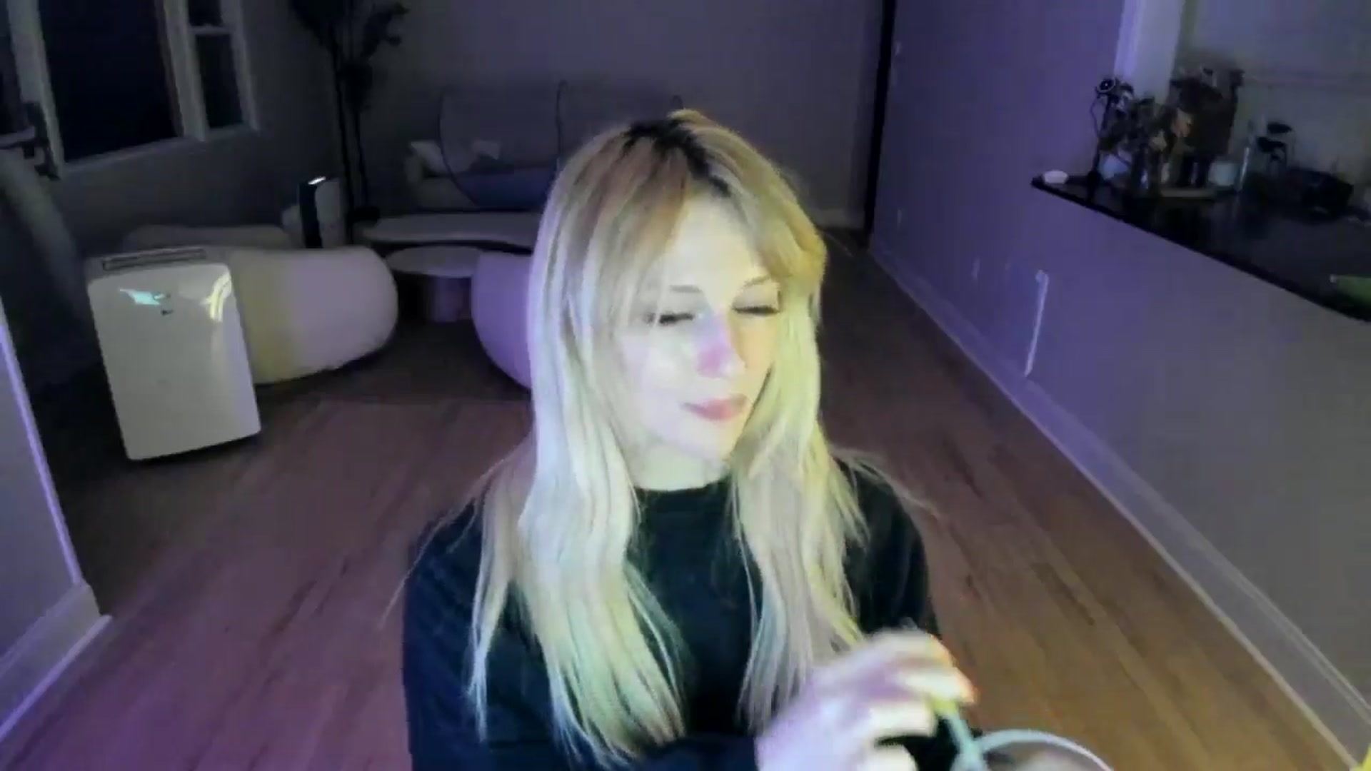 Gallery image thumbnail from Milk_Party's myfreecams stream on, 07/03/2025, 05:34 image 6 of 20