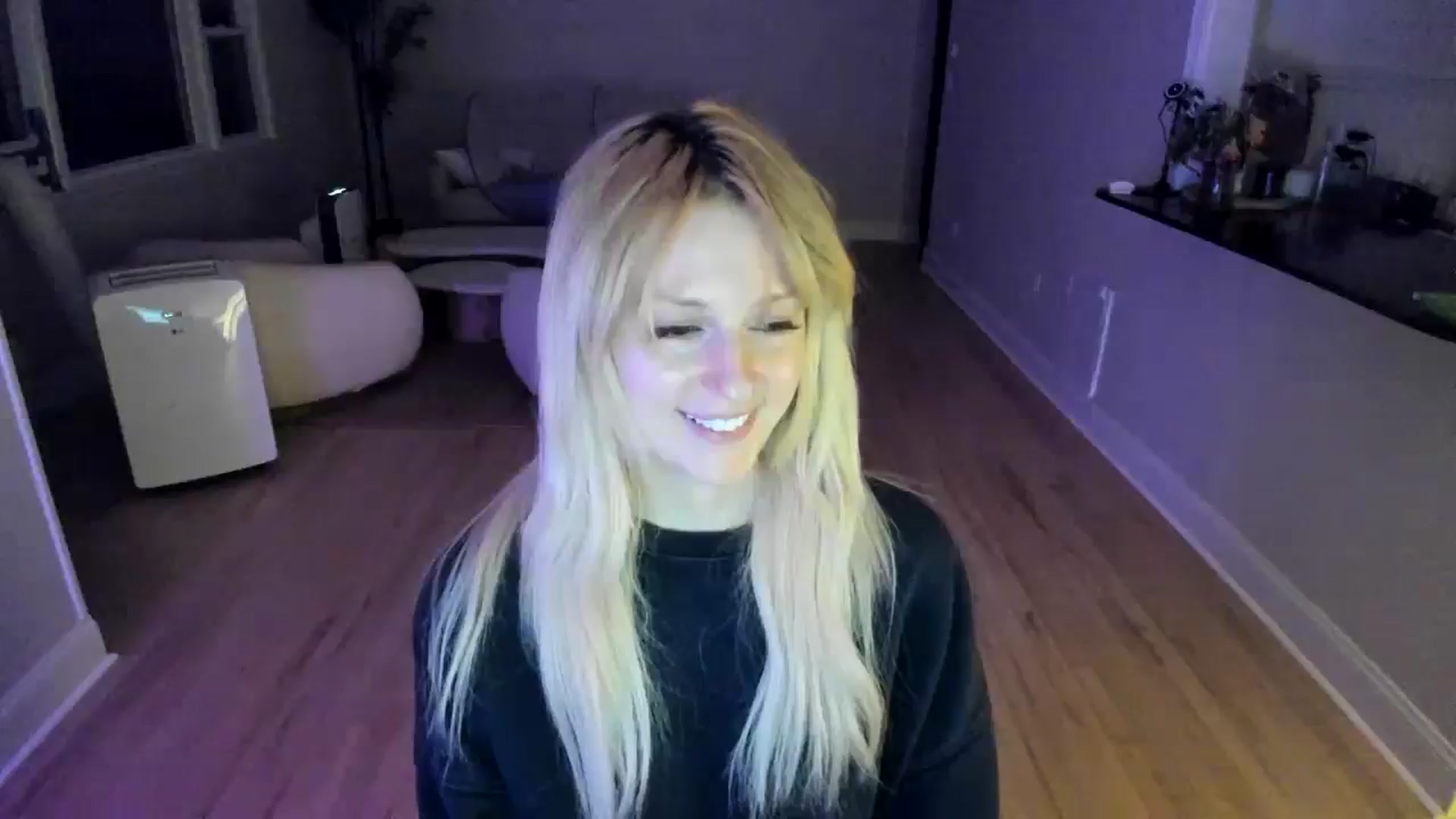 Gallery image thumbnail from Milk_Party's myfreecams stream on, 07/03/2025, 05:34 image 16 of 20