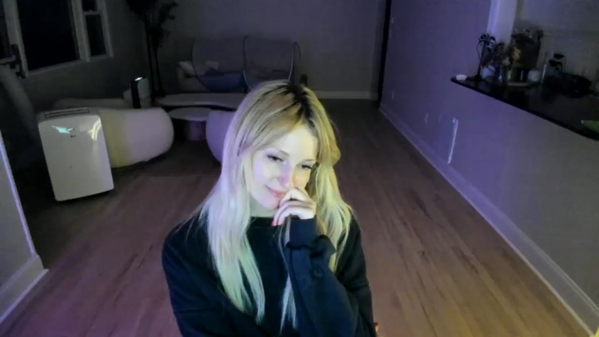 Gallery image thumbnail from Milk_Party's myfreecams stream on, 07/03/2025, 05:52 image 19 of 20