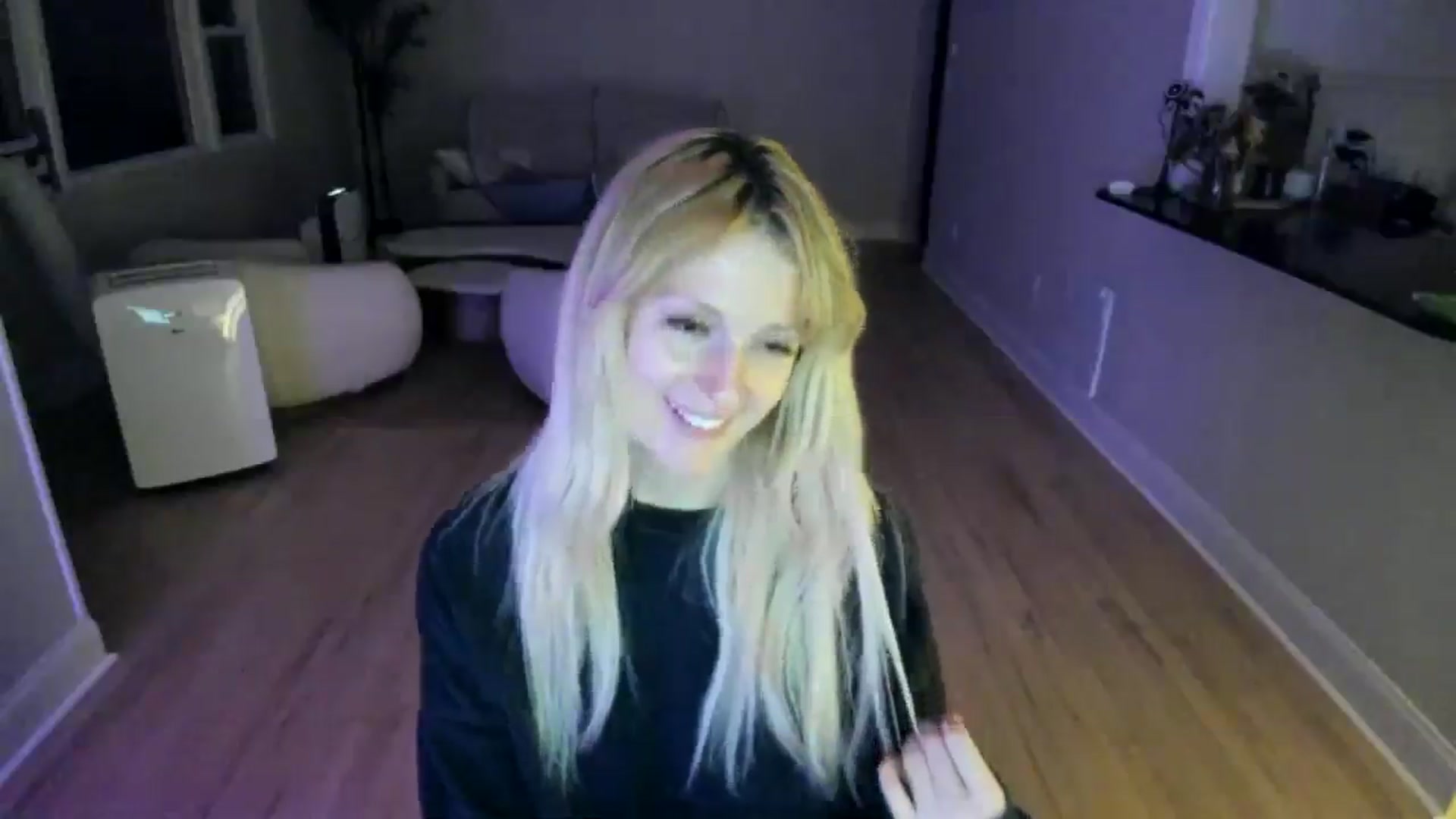 Gallery image thumbnail from Milk_Party's myfreecams stream on, 07/03/2025, 05:52 image 16 of 20