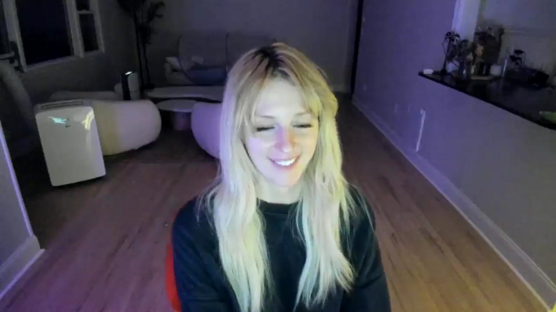 Gallery image thumbnail from Milk_Party's myfreecams stream on, 07/03/2025, 05:52 image 11 of 20