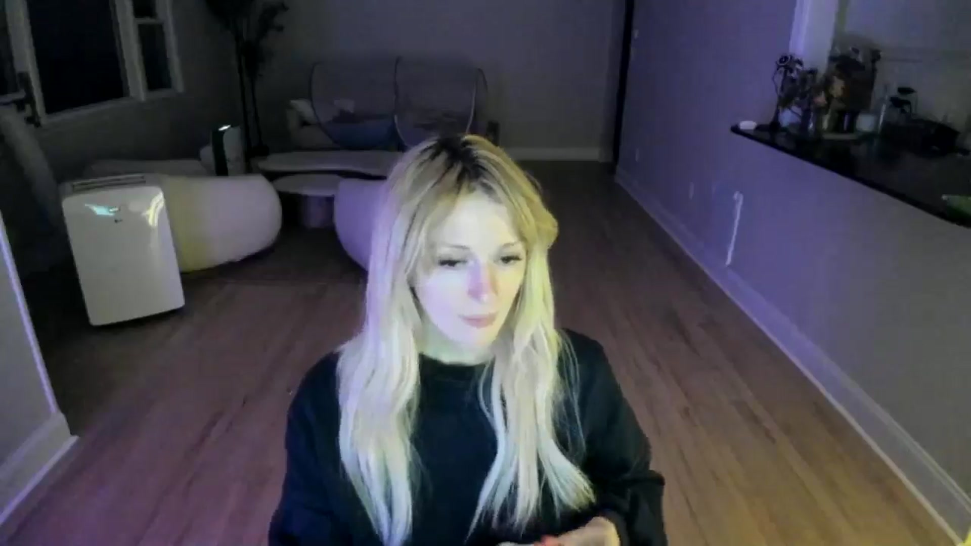 Gallery image thumbnail from Milk_Party's myfreecams stream on, 07/03/2025, 05:52 image 2 of 20
