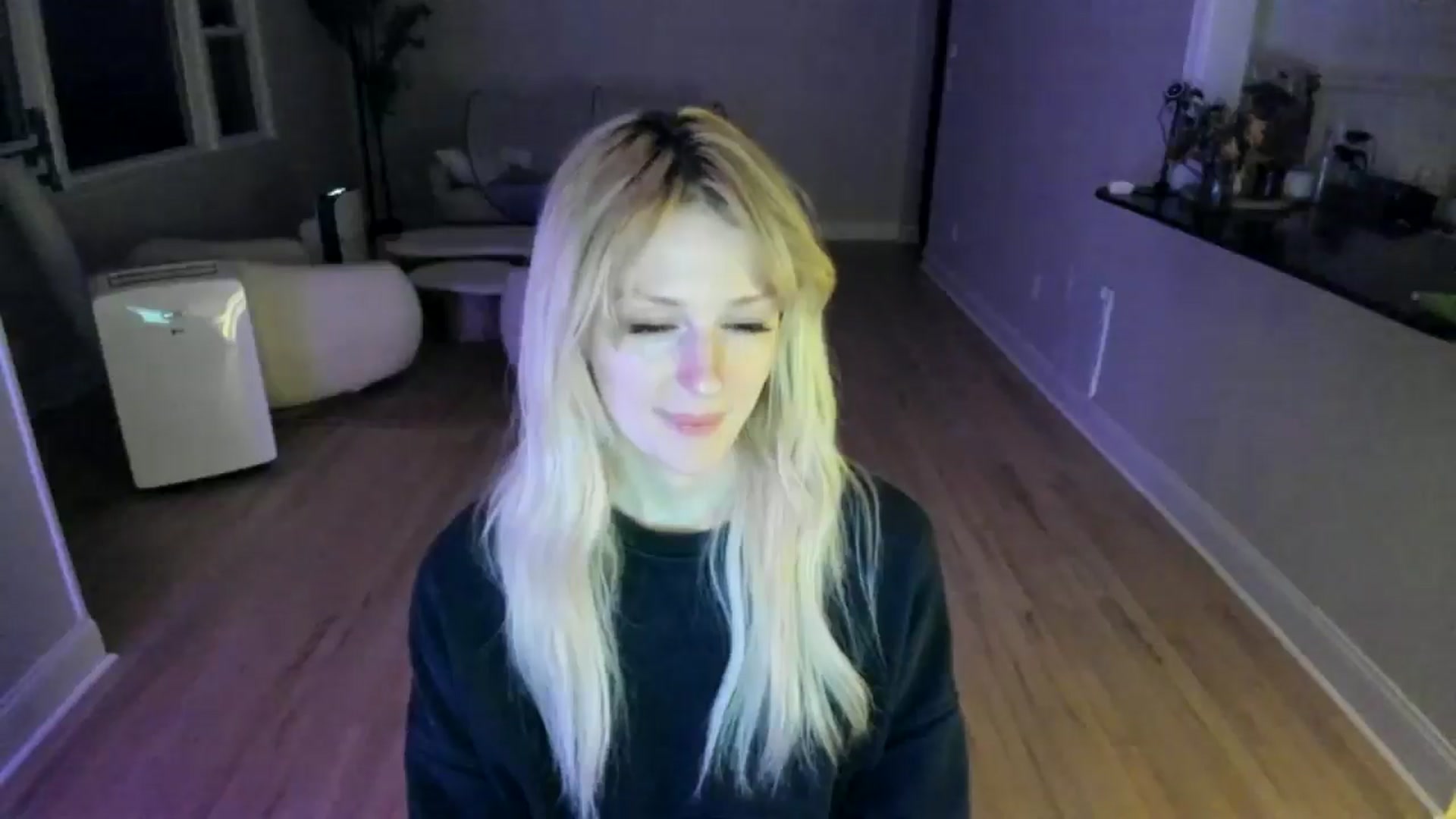 Gallery image thumbnail from Milk_Party's myfreecams stream on, 07/03/2025, 05:52 image 4 of 20