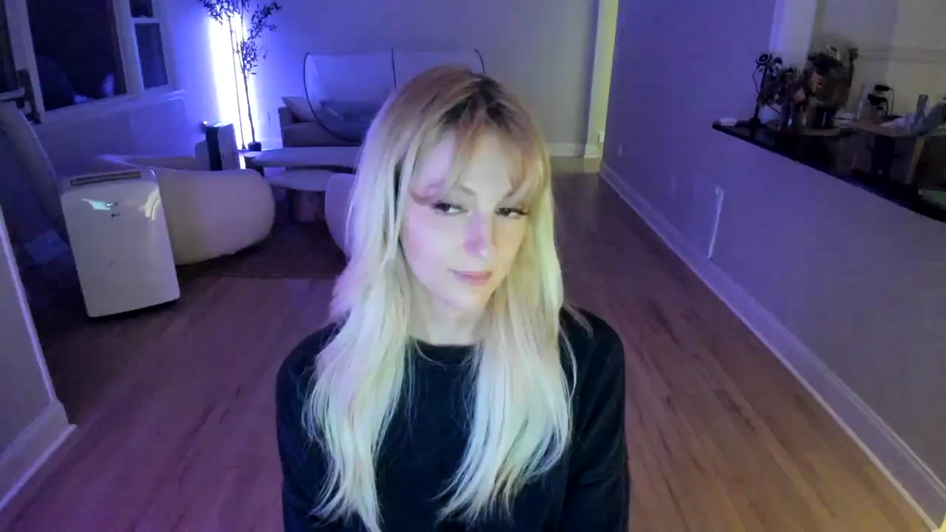 Gallery image thumbnail from Milk_Party's myfreecams stream on, 07/04/2025, 01:33 image 15 of 20