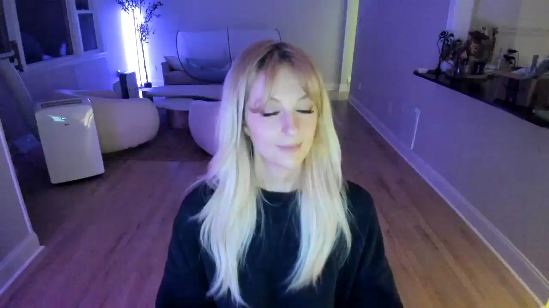 Gallery image thumbnail from Milk_Party's myfreecams stream on, 07/04/2025, 01:33 image 18 of 20