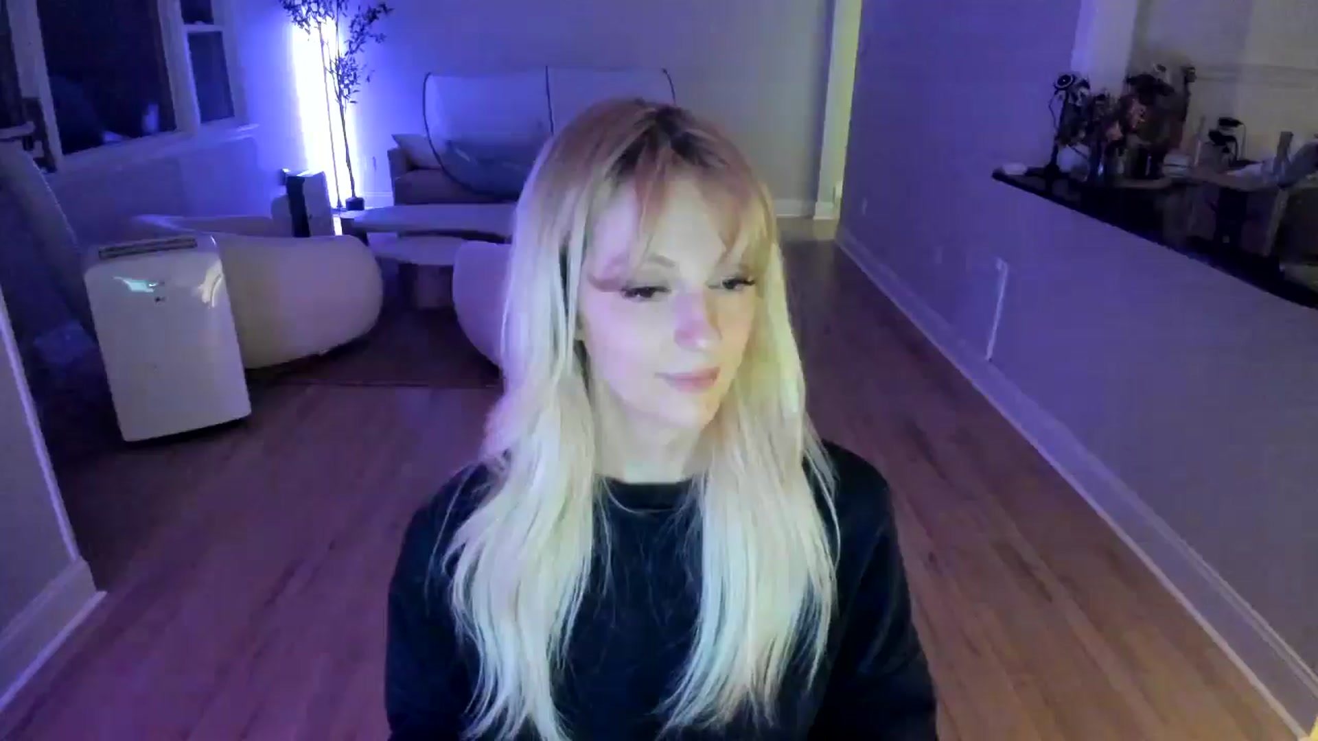Gallery image thumbnail from Milk_Party's myfreecams stream on, 07/04/2025, 01:33 image 16 of 20