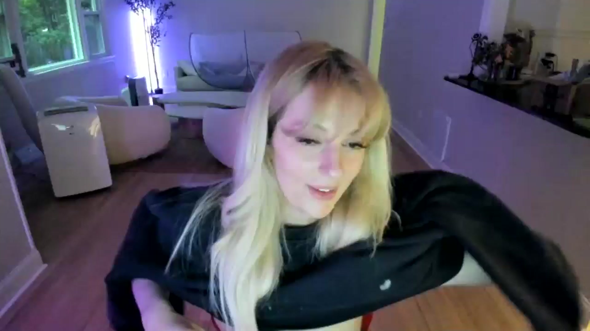 Gallery image thumbnail from Milk_Party's myfreecams stream on, 07/04/2025, 01:33 image 1 of 20