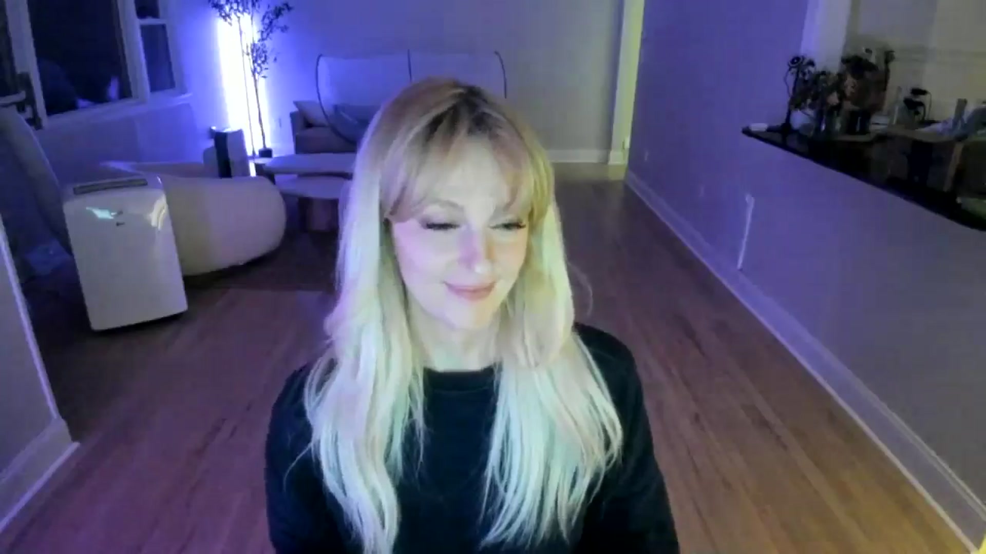 Gallery image thumbnail from Milk_Party's myfreecams stream on, 07/04/2025, 04:20 image 3 of 20