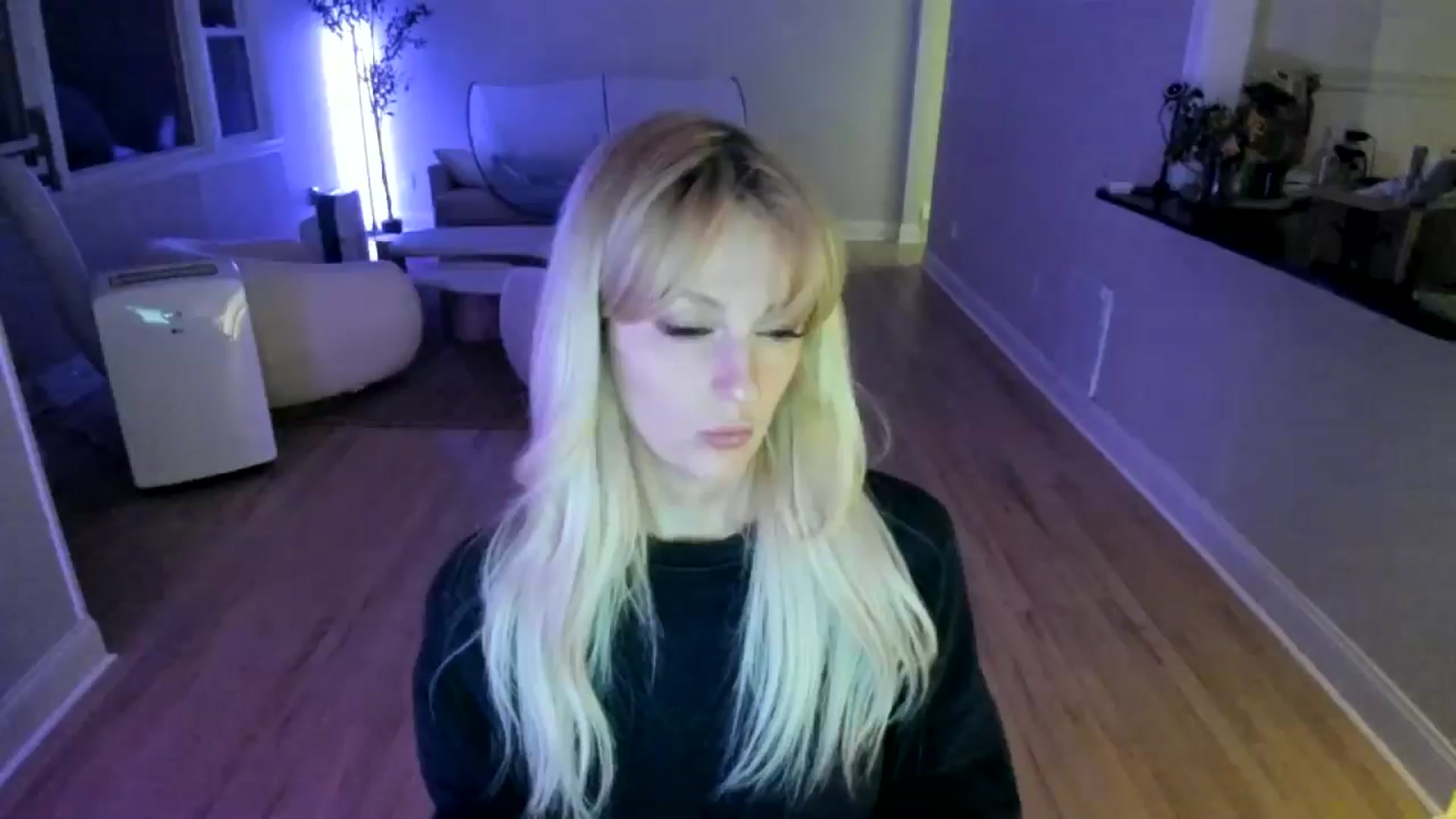 Gallery image thumbnail from Milk_Party's myfreecams stream on, 07/04/2025, 04:20 image 2 of 20