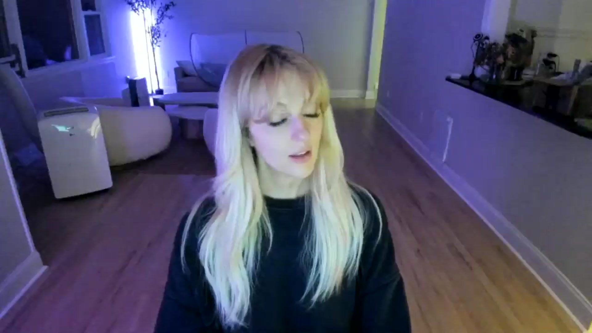 Gallery image thumbnail from Milk_Party's myfreecams stream on, 07/04/2025, 04:20 image 13 of 20