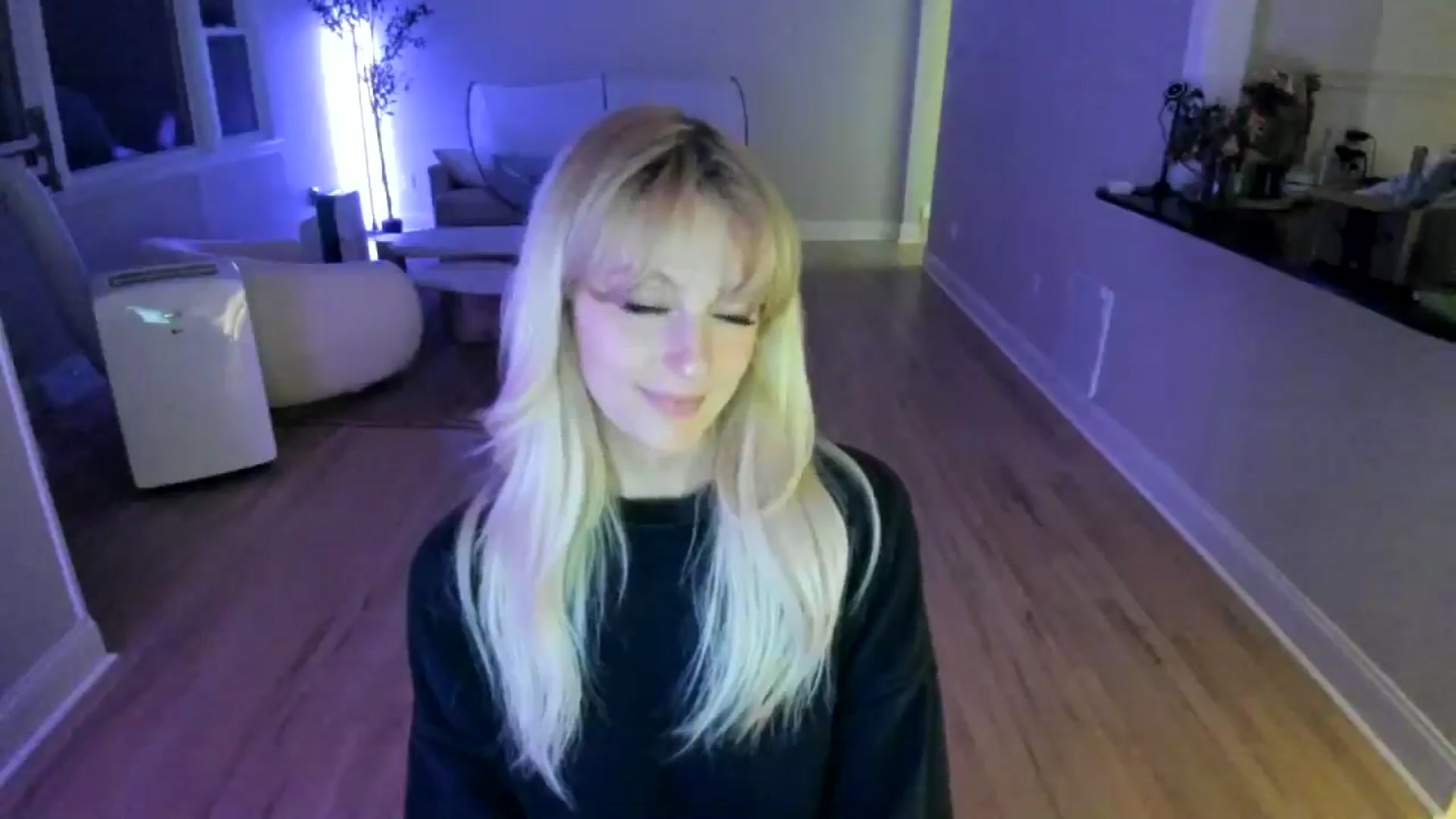 Gallery image thumbnail from Milk_Party's myfreecams stream on, 07/04/2025, 04:20 image 9 of 20
