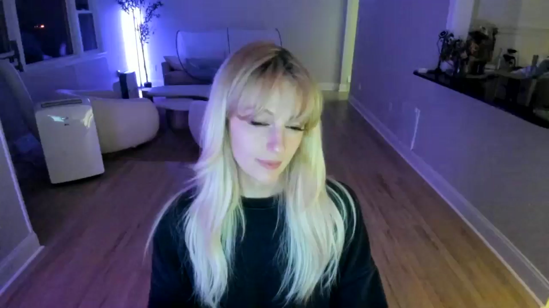 Gallery image thumbnail from Milk_Party's myfreecams stream on, 07/04/2025, 04:20 image 14 of 20