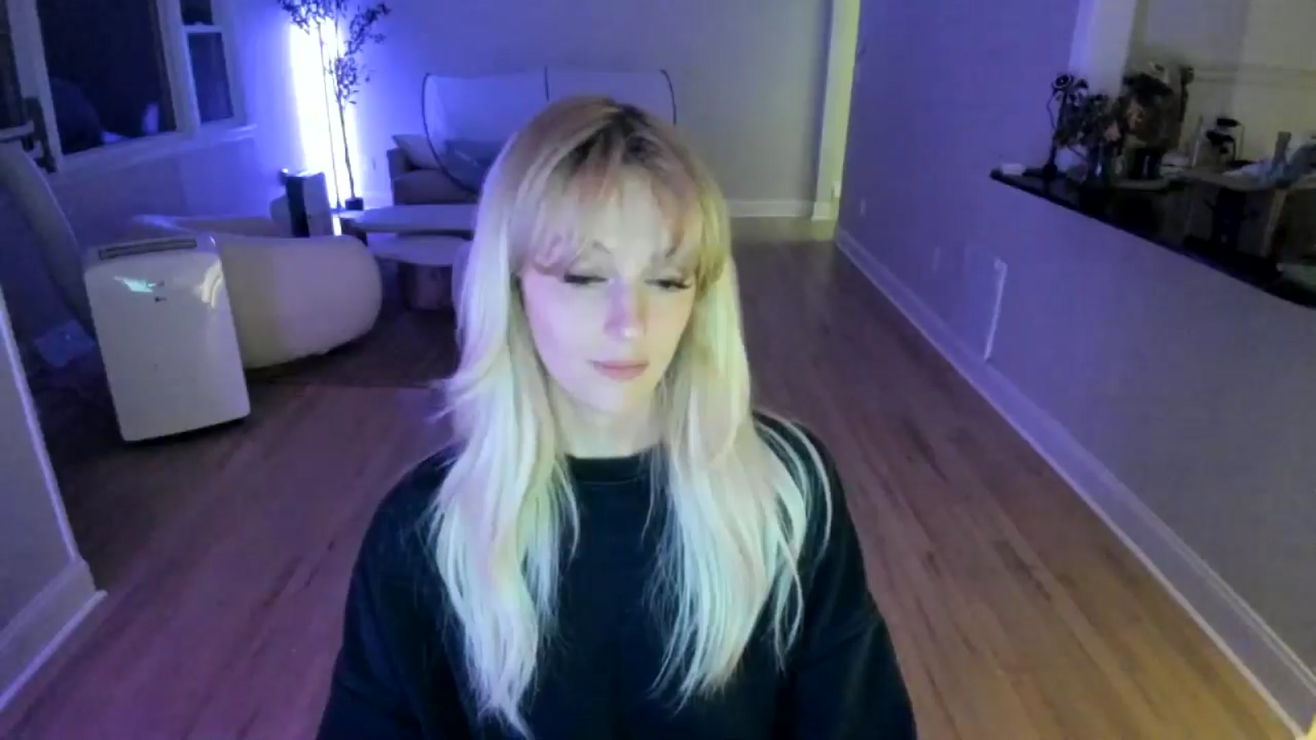 Gallery image thumbnail from Milk_Party's myfreecams stream on, 07/04/2025, 04:20 image 15 of 20