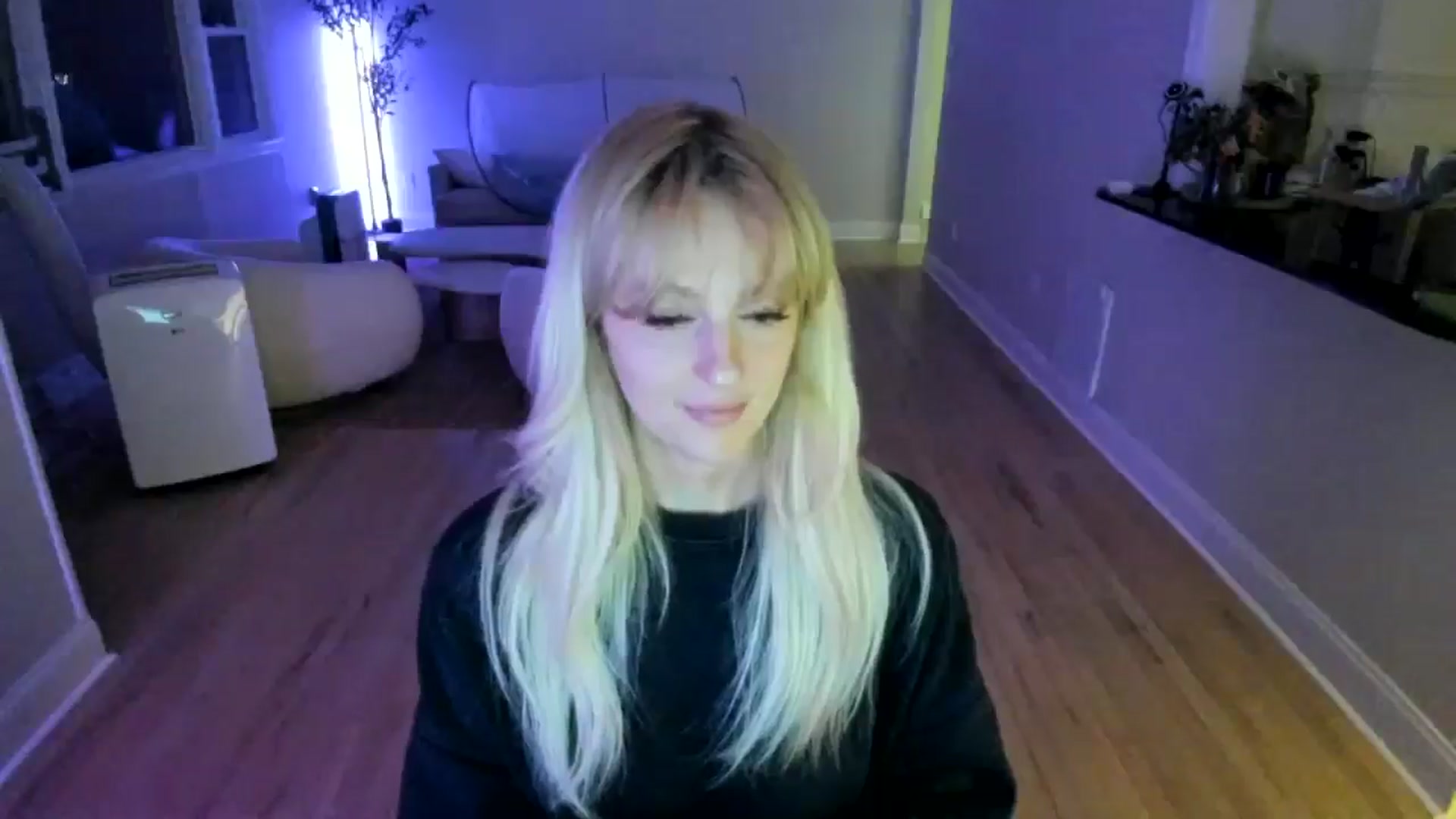 Gallery image thumbnail from Milk_Party's myfreecams stream on, 07/04/2025, 04:20 image 10 of 20