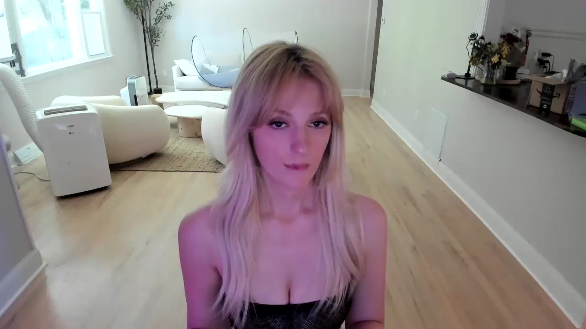 Gallery image thumbnail from Milk_Party's myfreecams stream on, 07/04/2025, 18:44 image 16 of 20