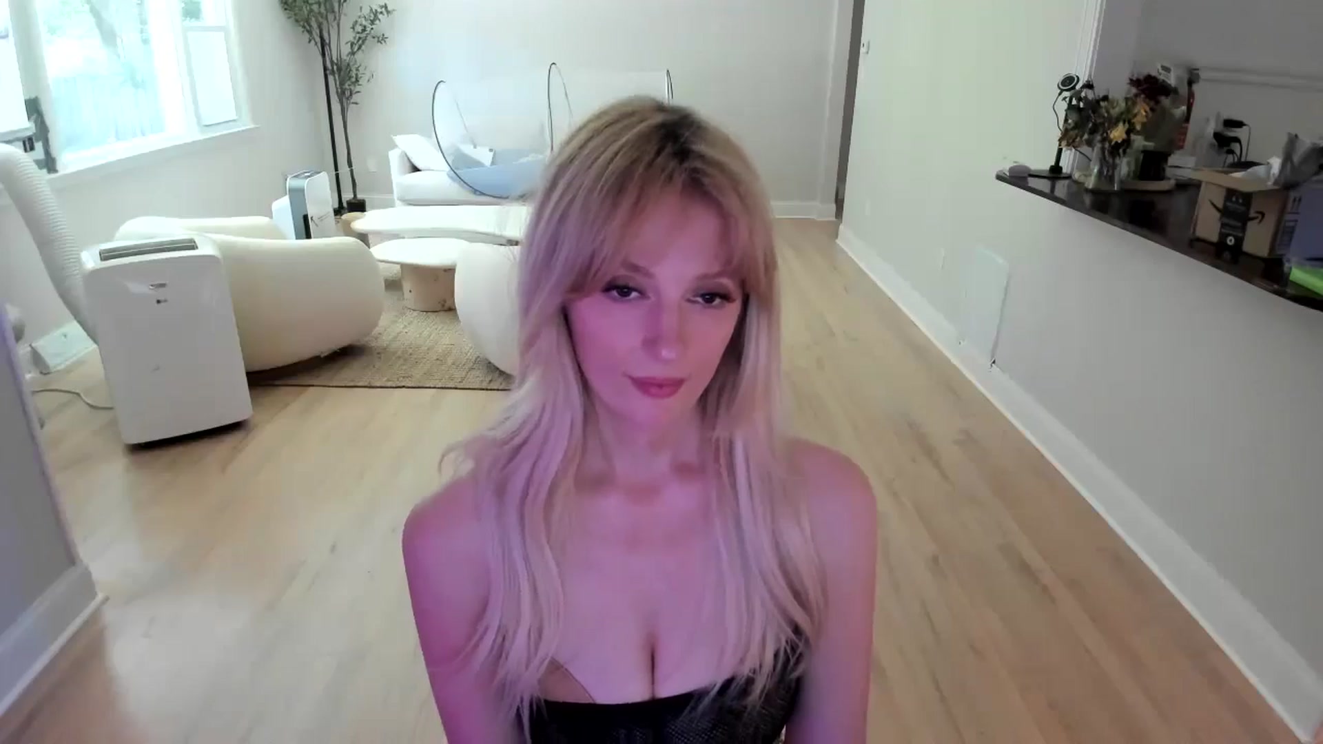 Gallery image thumbnail from Milk_Party's myfreecams stream on, 07/04/2025, 18:44 image 15 of 20