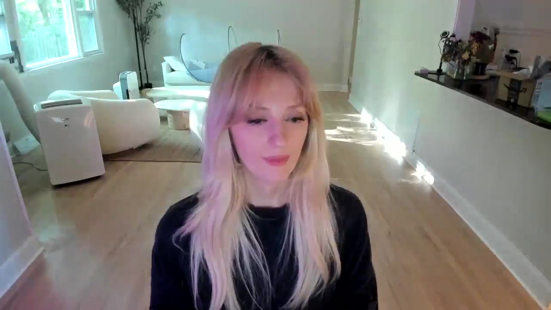 Gallery image thumbnail from Milk_Party's myfreecams stream on, 07/04/2025, 22:13 image 17 of 20