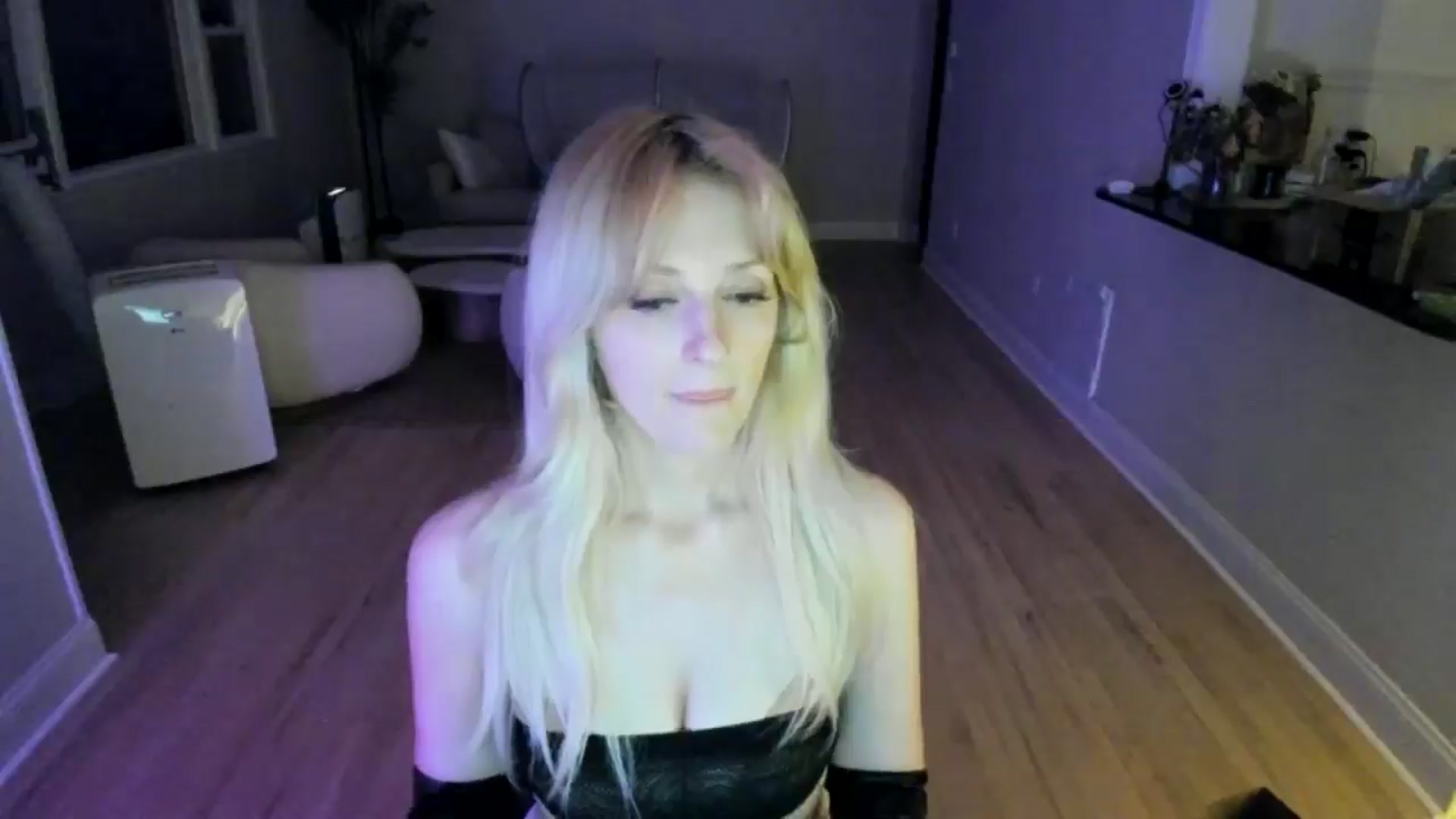 Gallery image thumbnail from Milk_Party's myfreecams stream on, 07/05/2025, 02:34 image 7 of 20