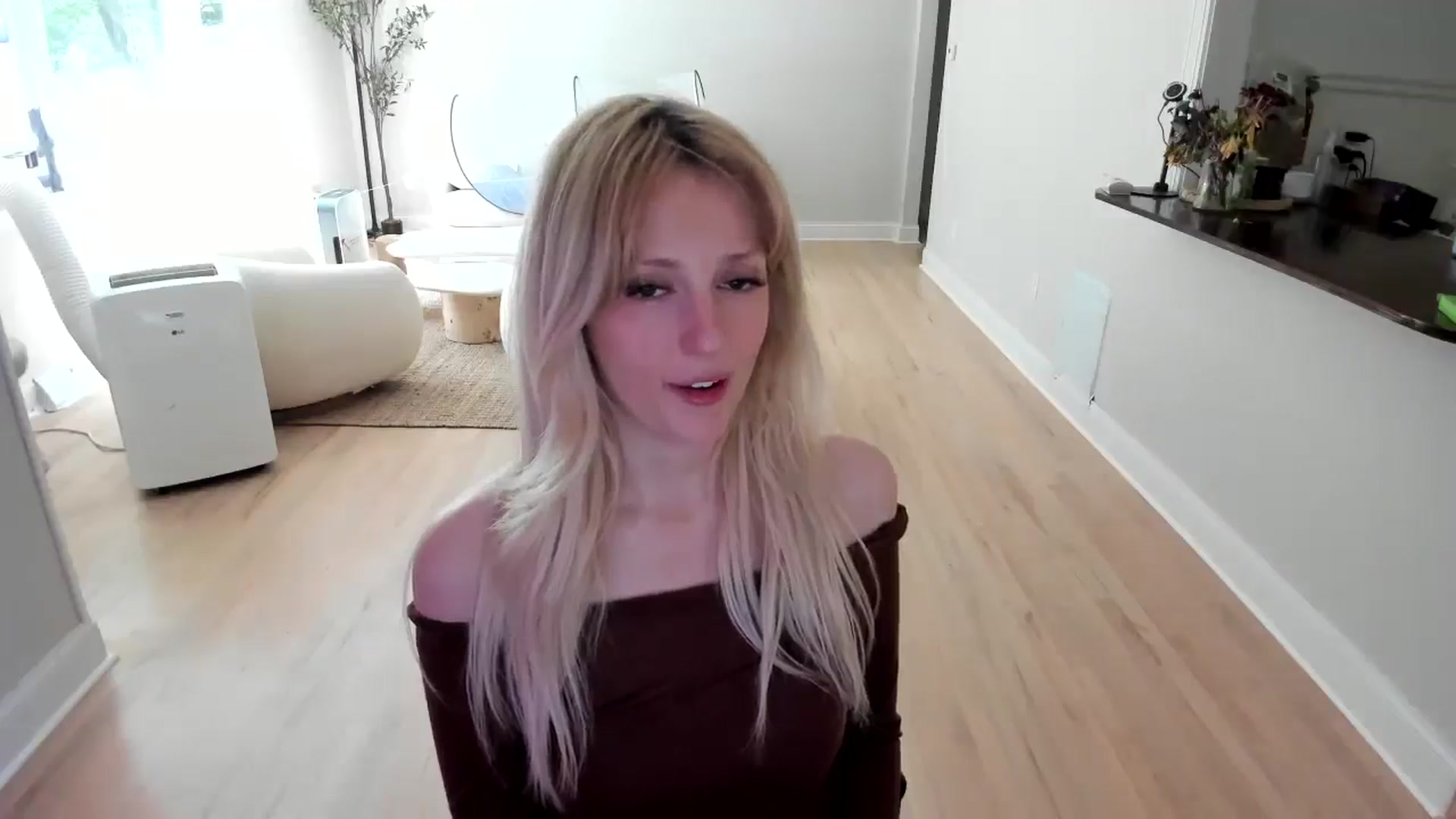Gallery image thumbnail from Milk_Party's myfreecams stream on, 07/05/2025, 20:02 image 3 of 20