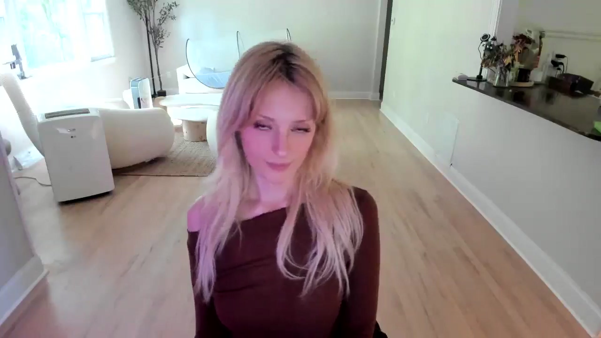 Gallery image thumbnail from Milk_Party's myfreecams stream on, 07/05/2025, 20:02 image 17 of 20