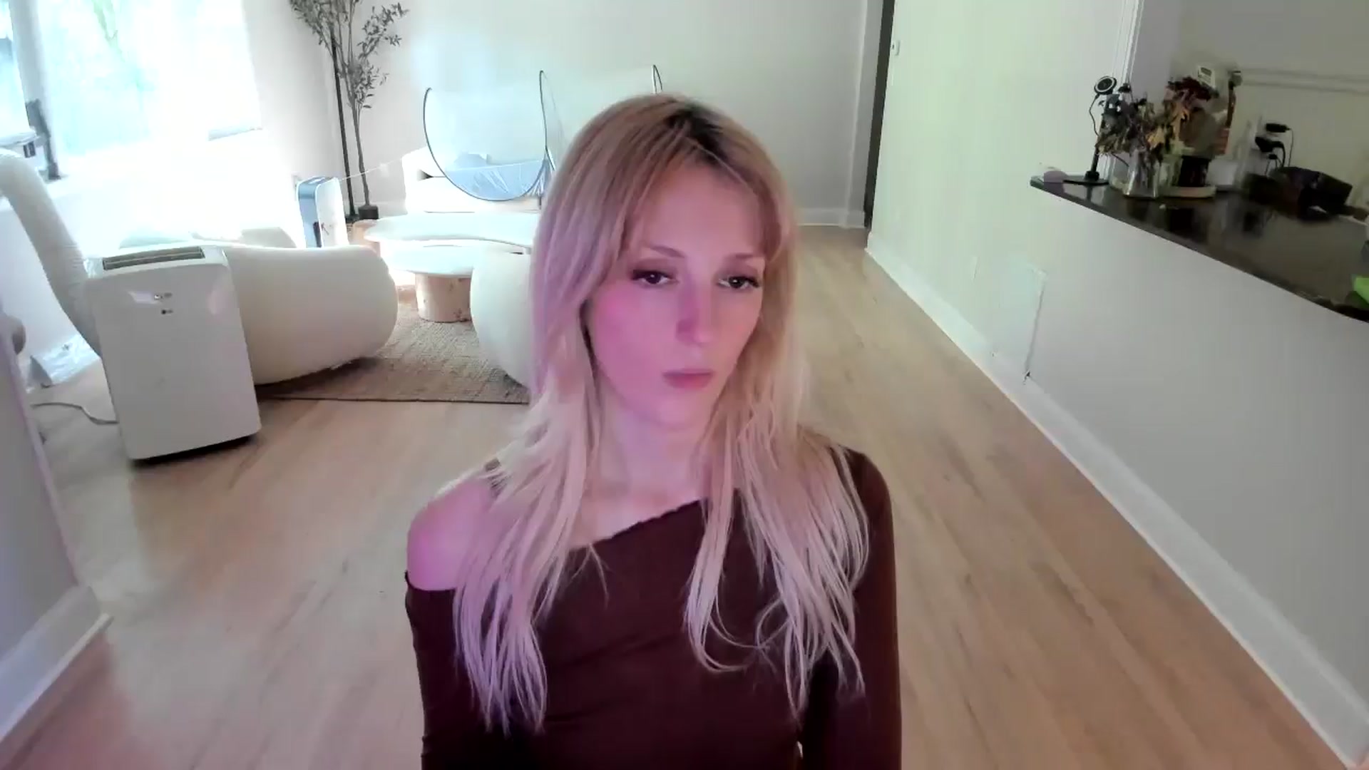 Gallery image thumbnail from Milk_Party's myfreecams stream on, 07/05/2025, 20:02 image 18 of 20