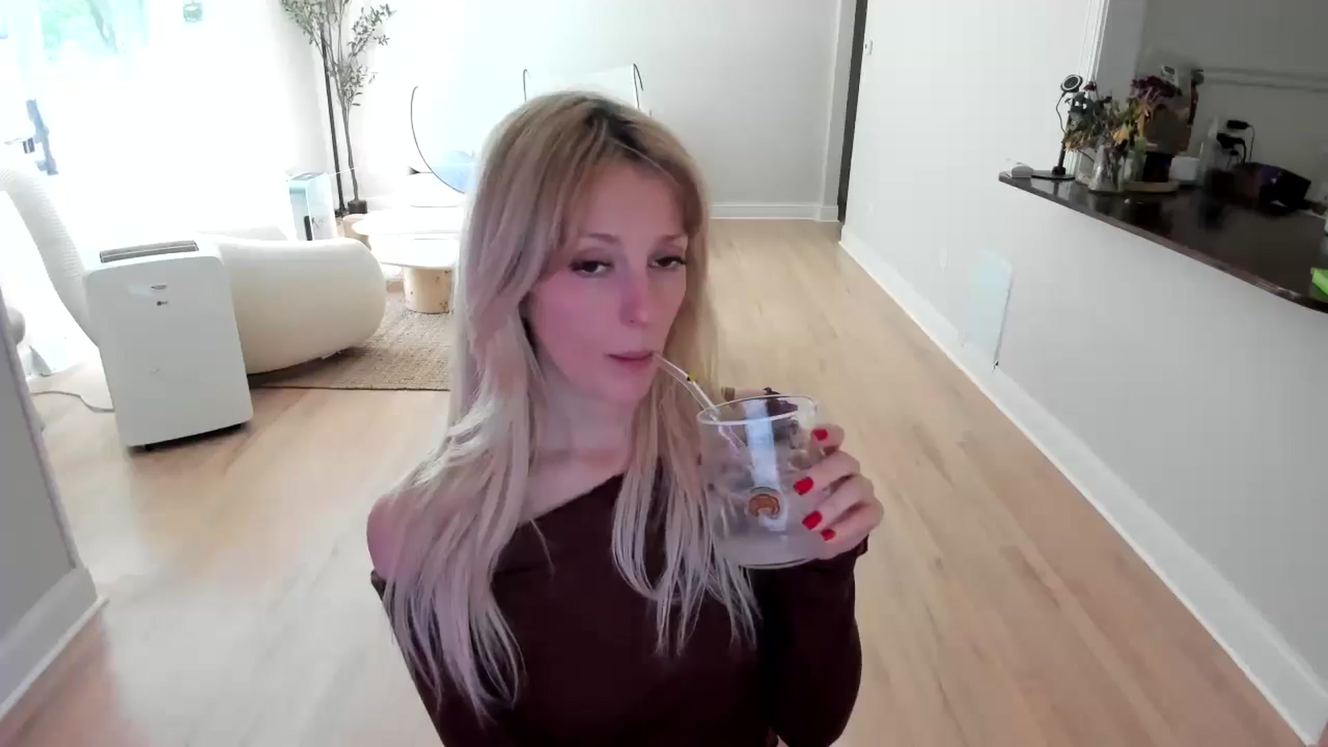 Gallery image thumbnail from Milk_Party's myfreecams stream on, 07/05/2025, 20:02 image 4 of 20