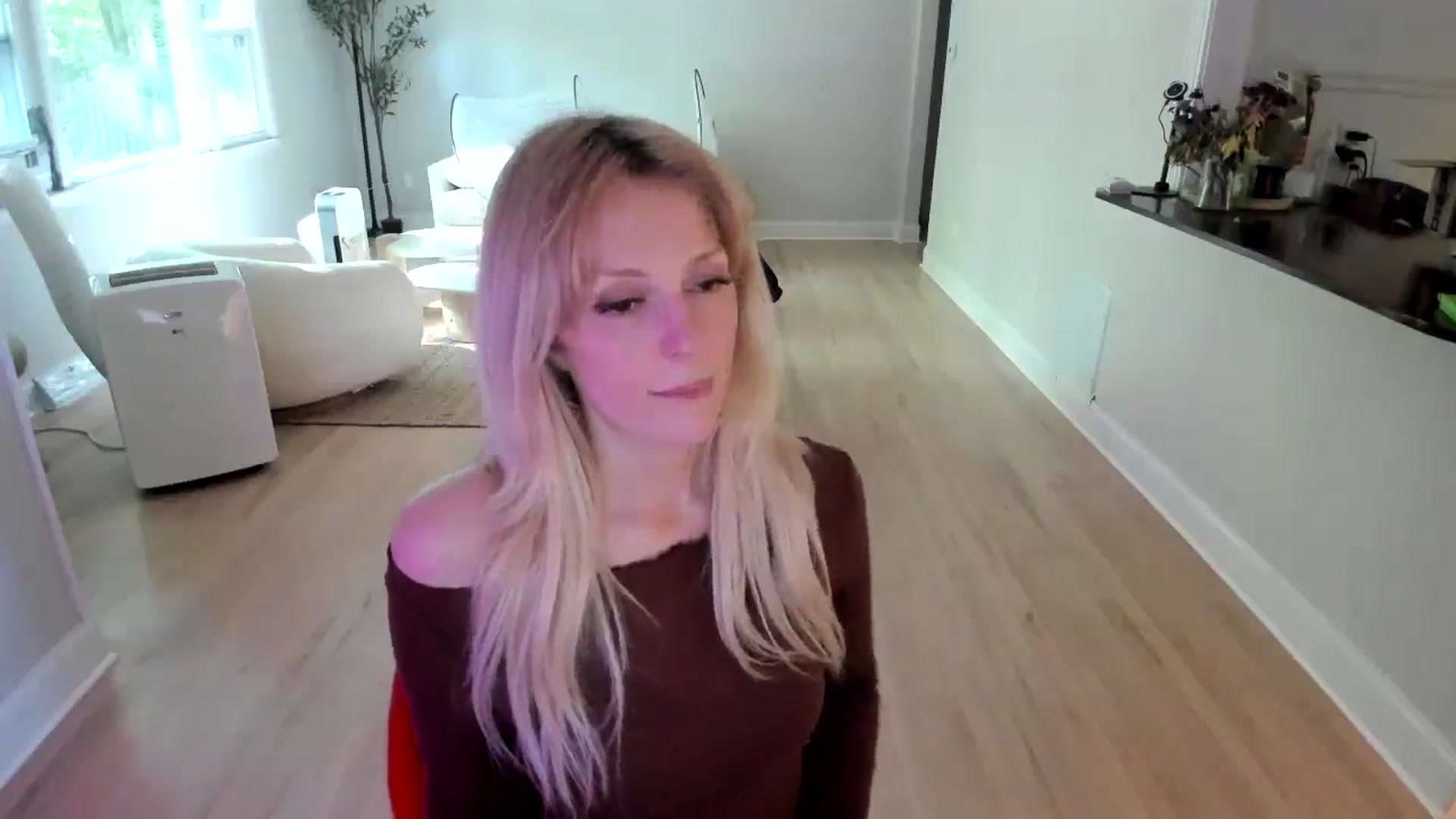 Gallery image thumbnail from Milk_Party's myfreecams stream on, 07/05/2025, 21:24 image 8 of 20