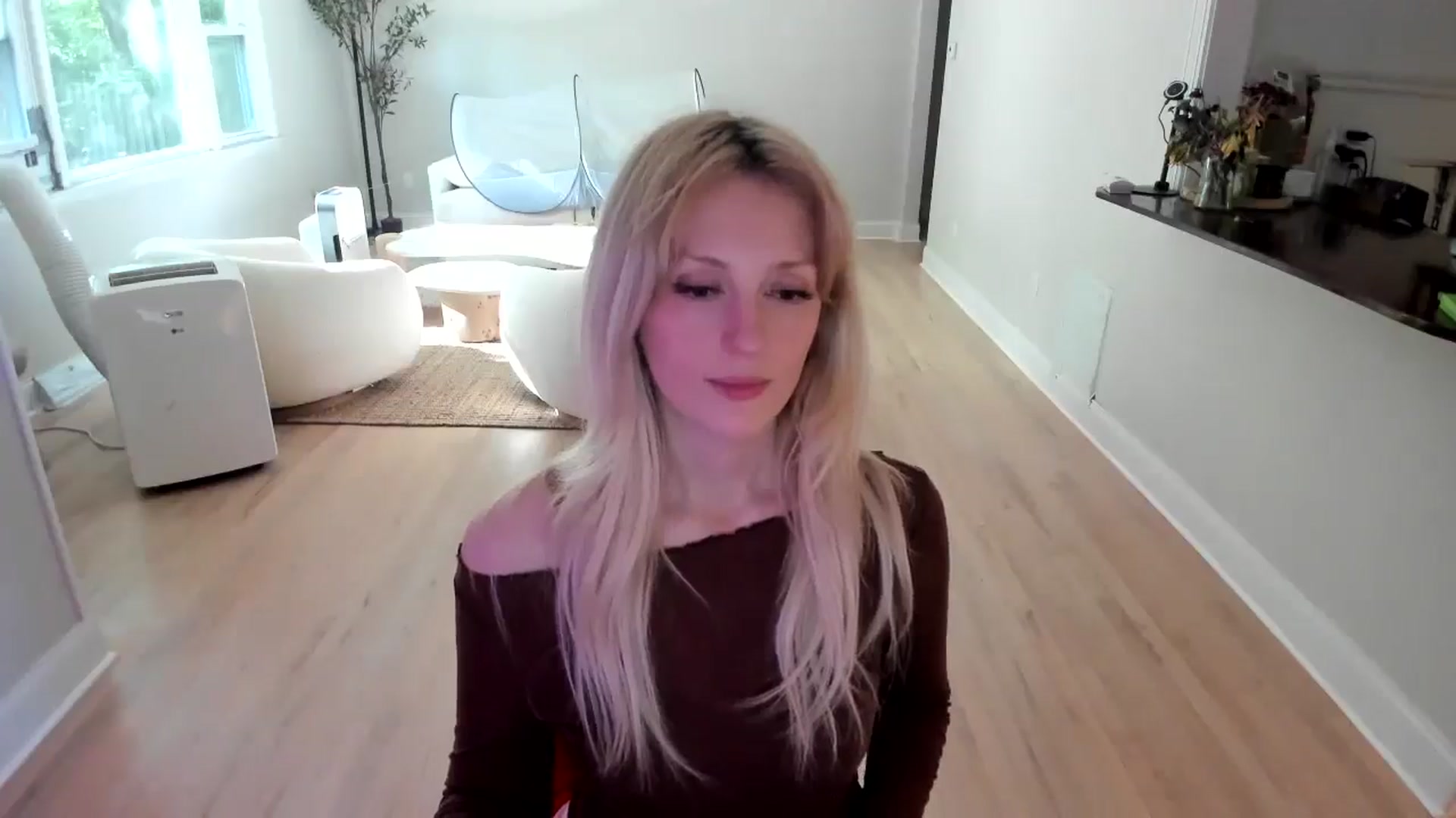 Gallery image thumbnail from Milk_Party's myfreecams stream on, 07/05/2025, 21:24 image 16 of 20