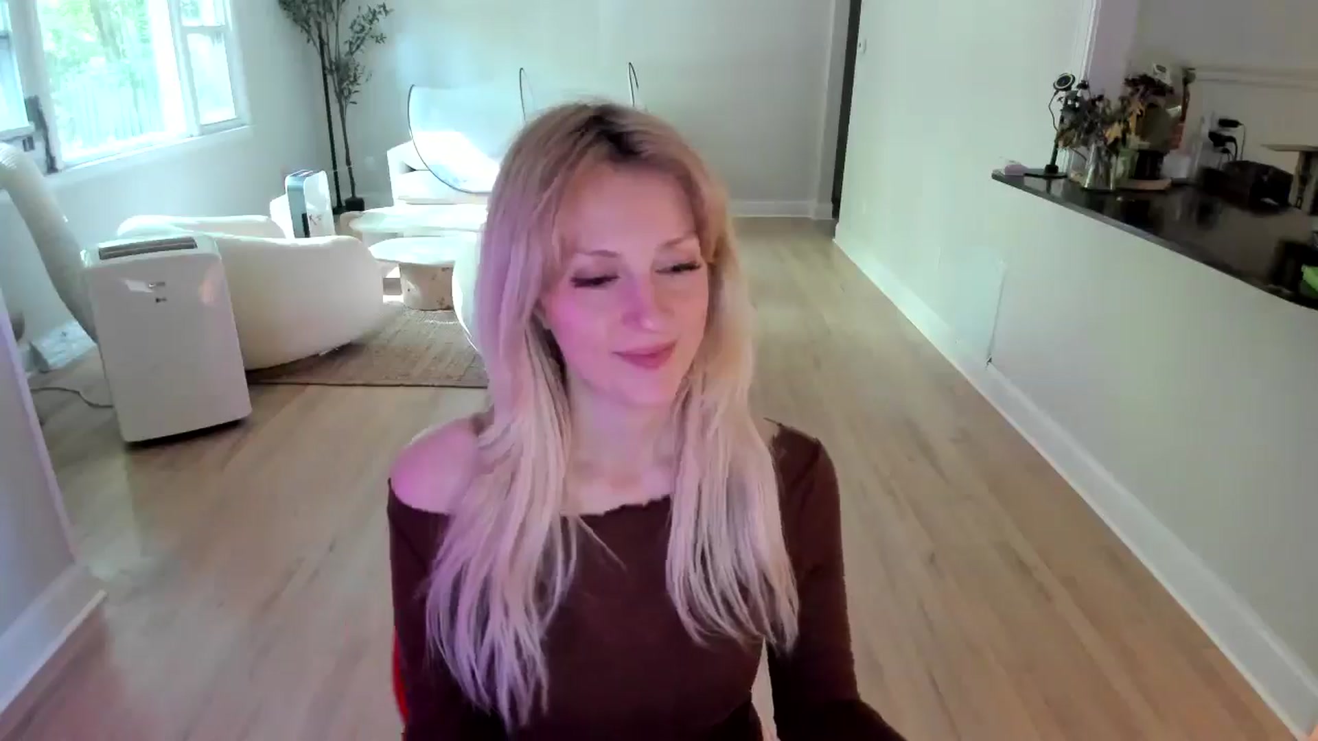 Gallery image thumbnail from Milk_Party's myfreecams stream on, 07/05/2025, 21:24 image 6 of 20