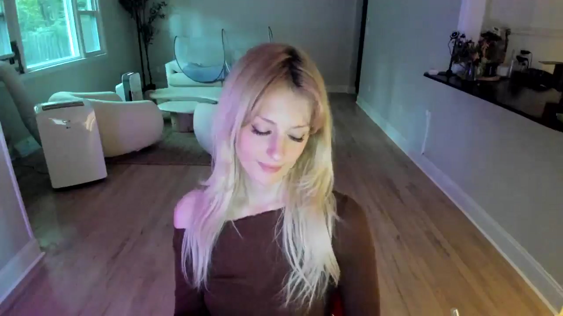 Gallery image thumbnail from Milk_Party's myfreecams stream on, 07/06/2025, 24:42 image 6 of 20