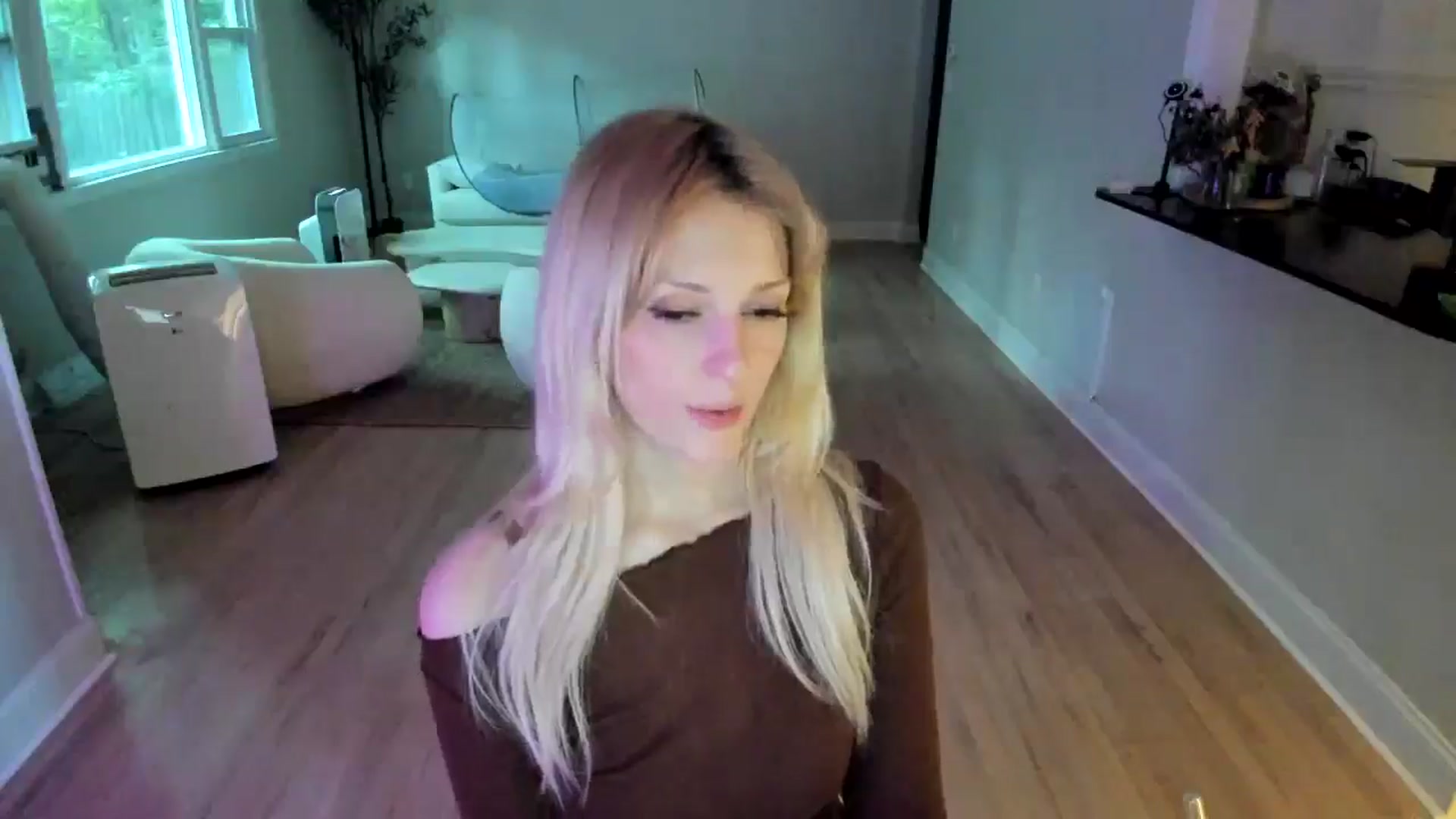 Gallery image thumbnail from Milk_Party's myfreecams stream on, 07/06/2025, 24:42 image 3 of 20