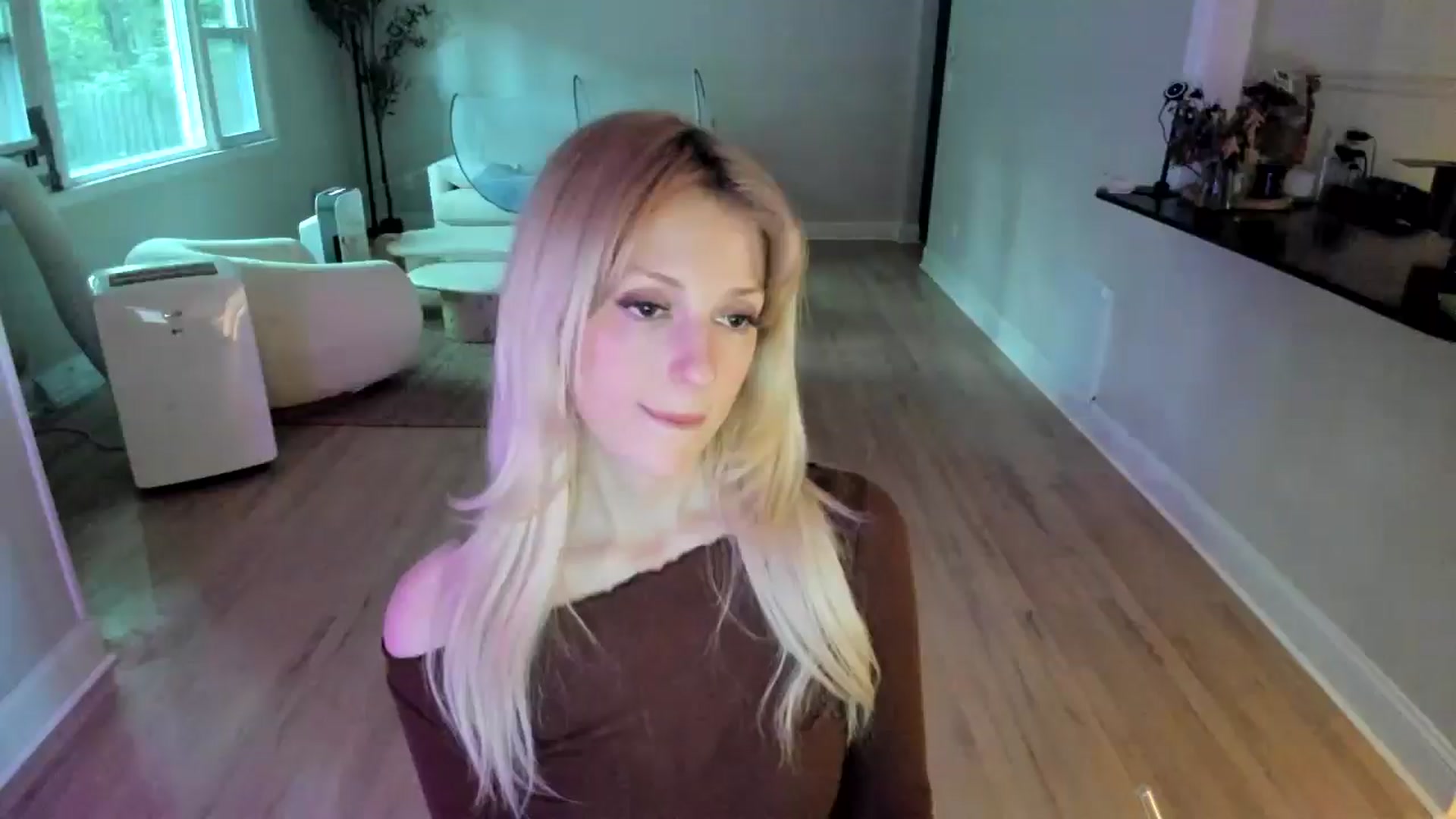 Gallery image thumbnail from Milk_Party's myfreecams stream on, 07/06/2025, 24:42 image 1 of 20