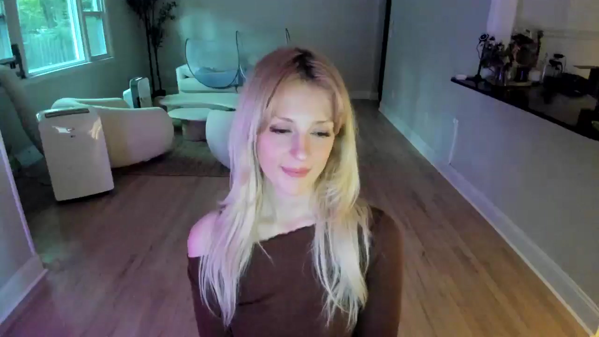 Gallery image thumbnail from Milk_Party's myfreecams stream on, 07/06/2025, 24:42 image 7 of 20