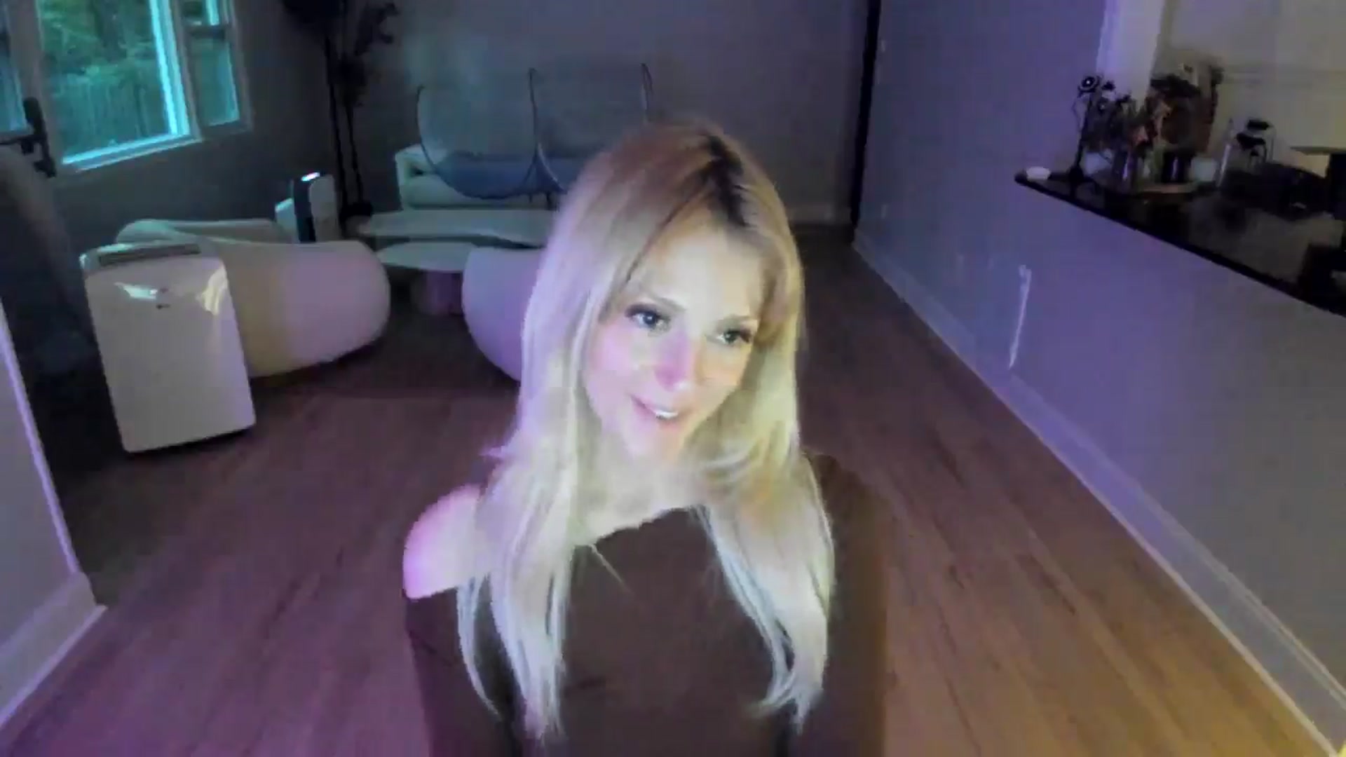 Gallery image thumbnail from Milk_Party's myfreecams stream on, 07/06/2025, 24:42 image 16 of 20