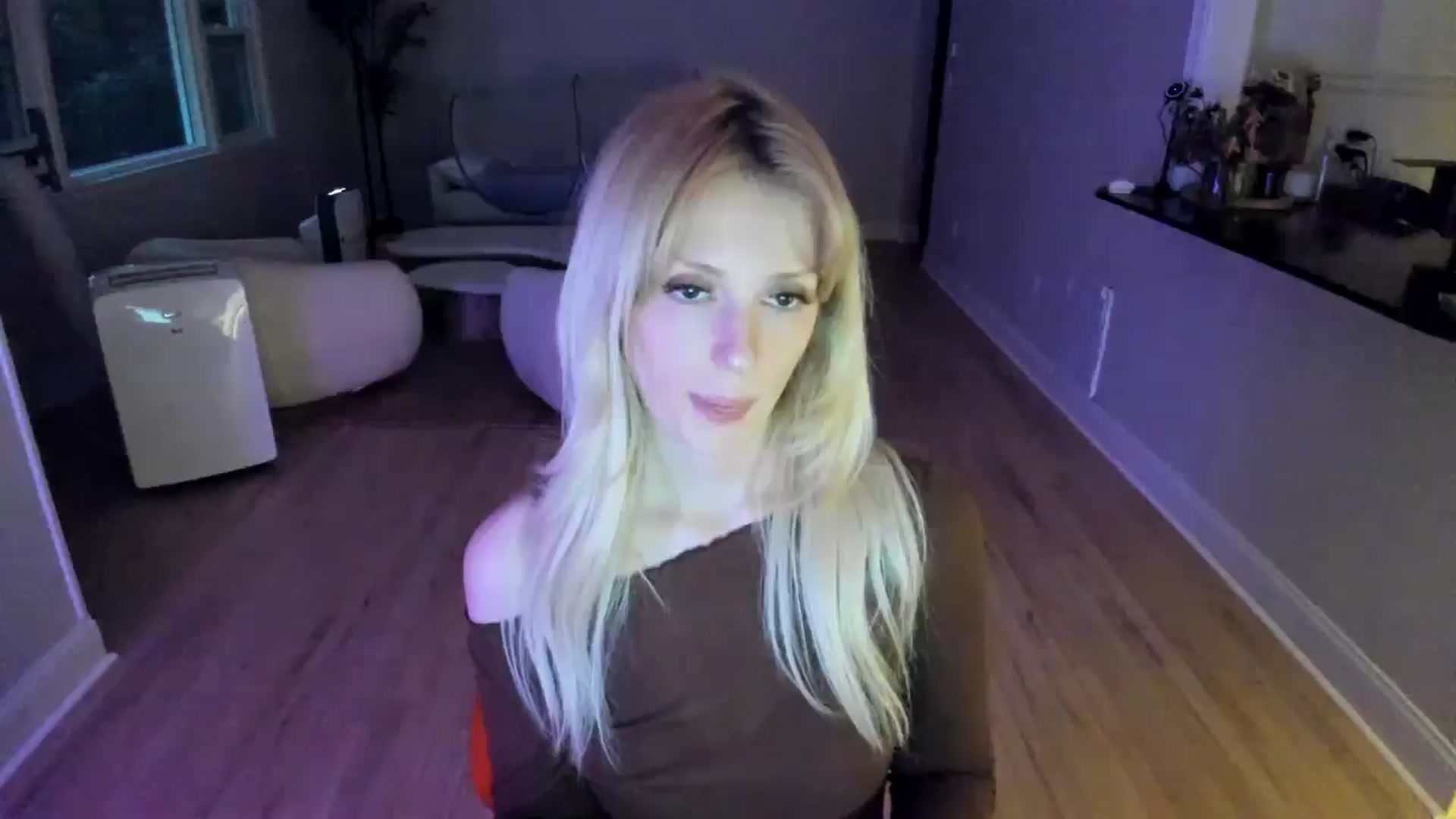 Gallery image thumbnail from Milk_Party's myfreecams stream on, 07/06/2025, 24:42 image 20 of 20