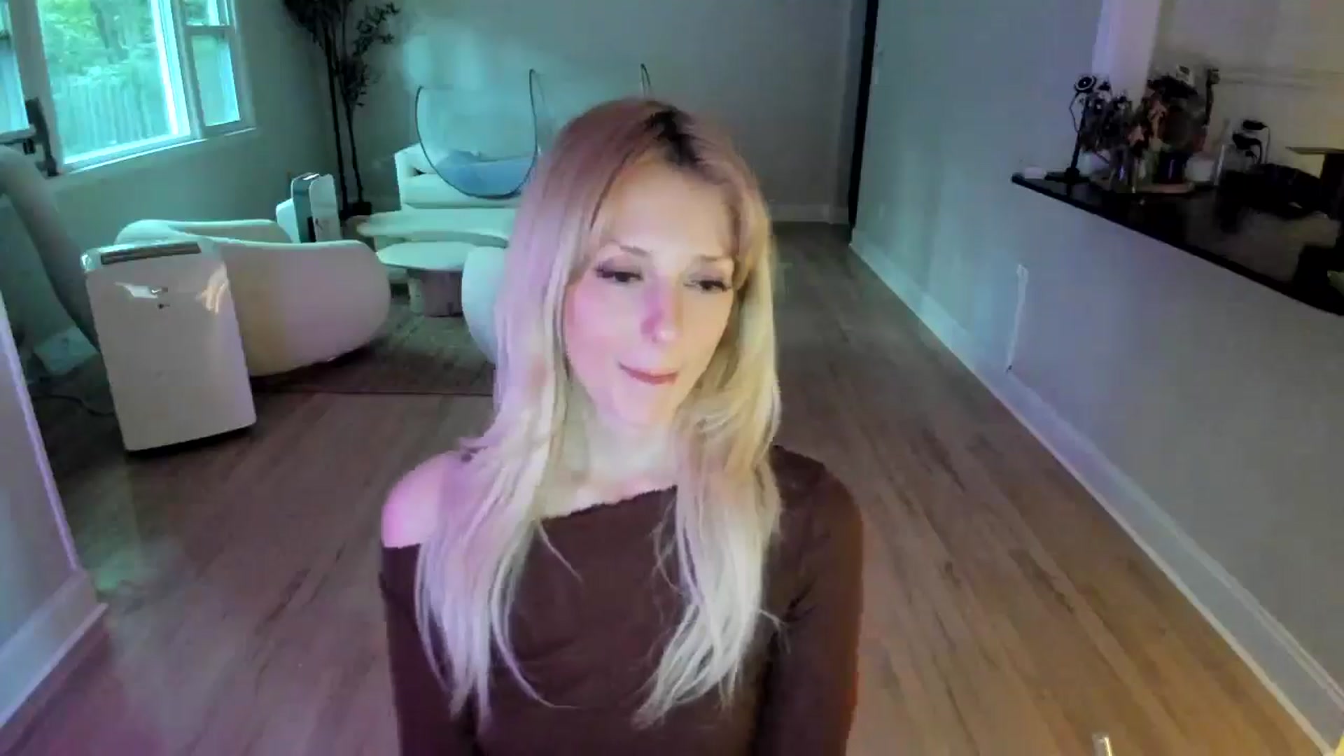 Gallery image thumbnail from Milk_Party's myfreecams stream on, 07/06/2025, 24:42 image 4 of 20