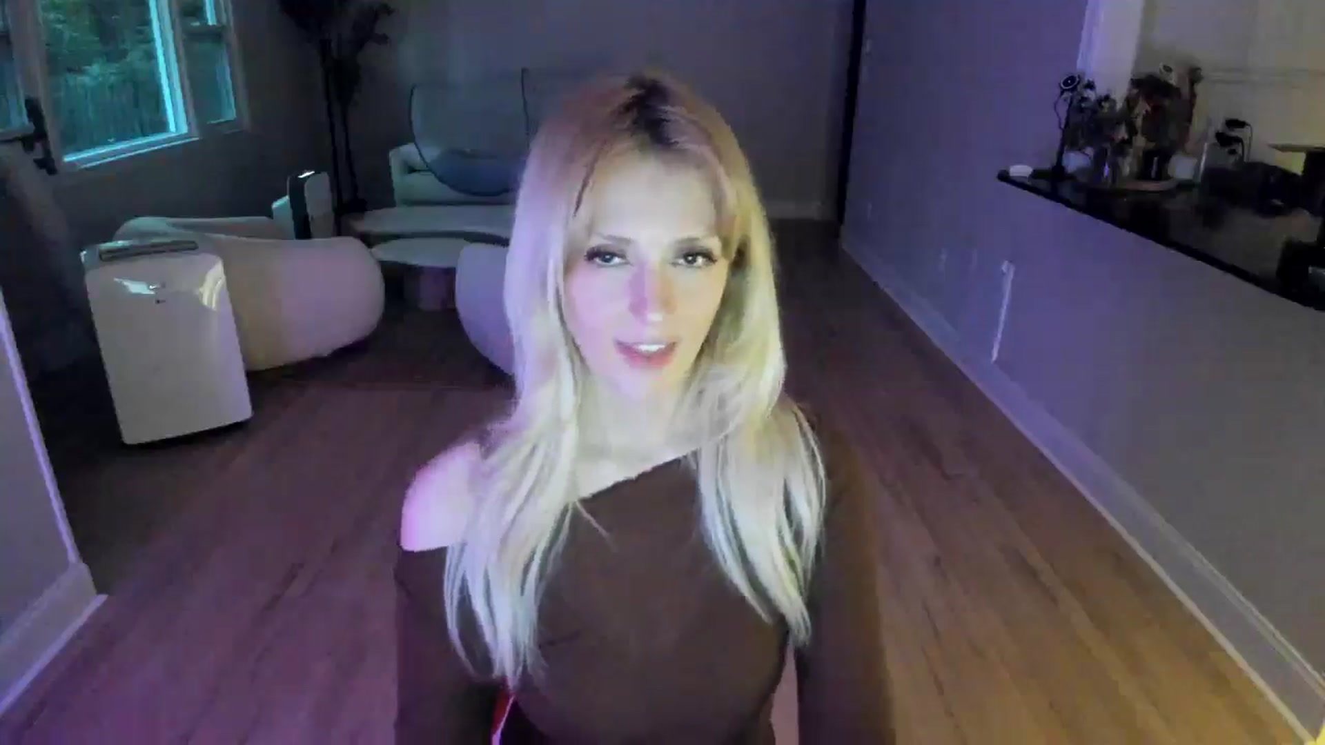 Gallery image thumbnail from Milk_Party's myfreecams stream on, 07/06/2025, 24:42 image 17 of 20