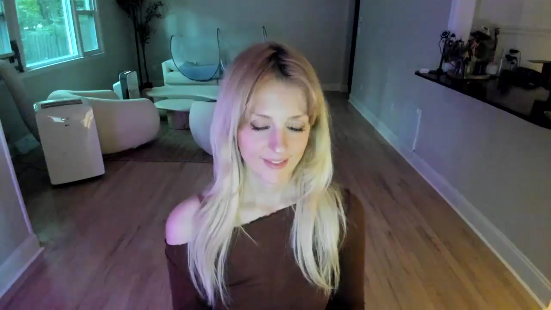 Gallery image thumbnail from Milk_Party's myfreecams stream on, 07/06/2025, 24:42 image 9 of 20