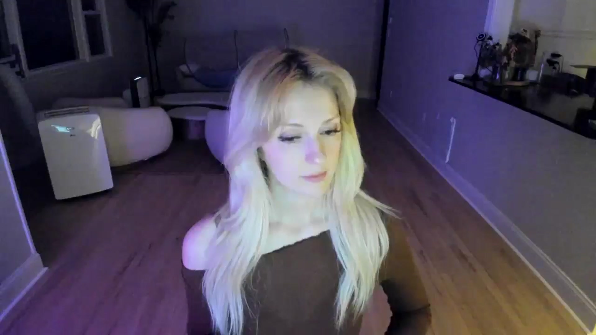 Gallery image thumbnail from Milk_Party's myfreecams stream on, 07/06/2025, 04:38 image 18 of 20